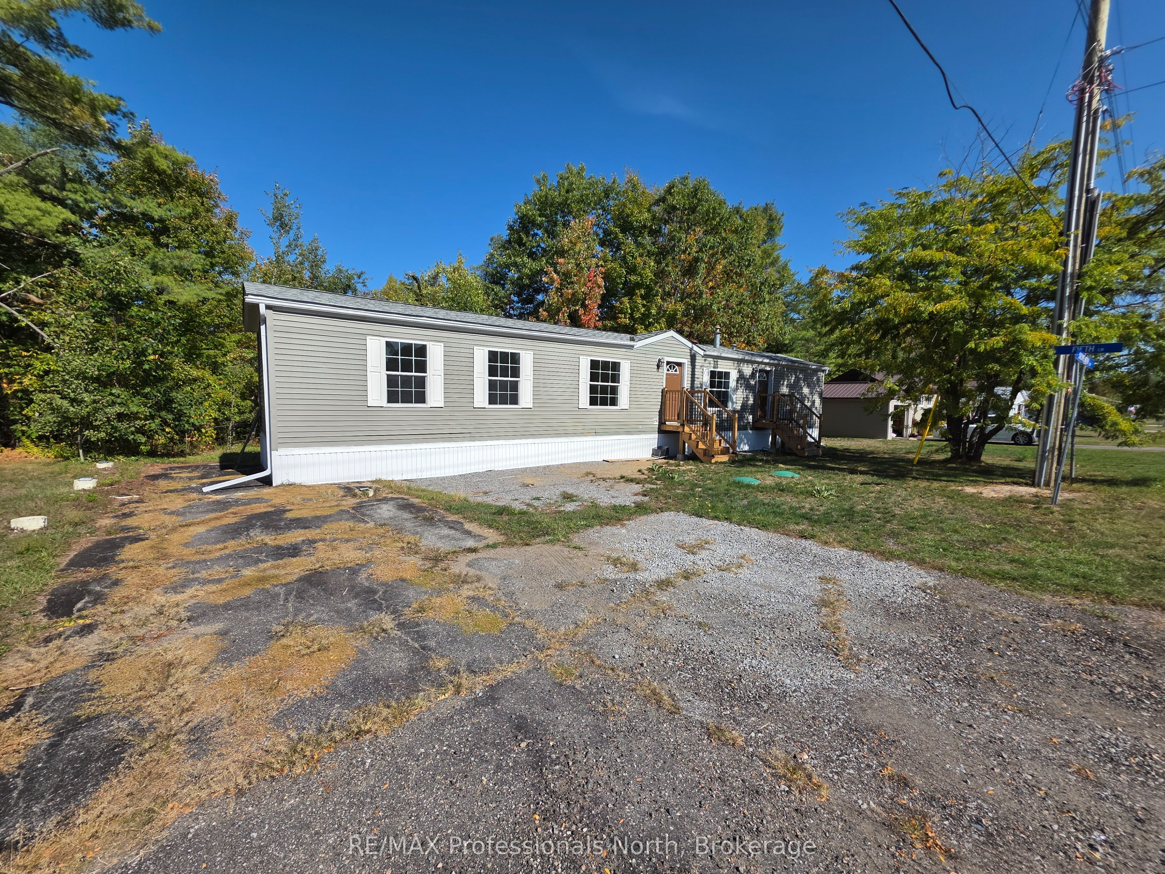 1013 Seventh Lane Property Photo 3