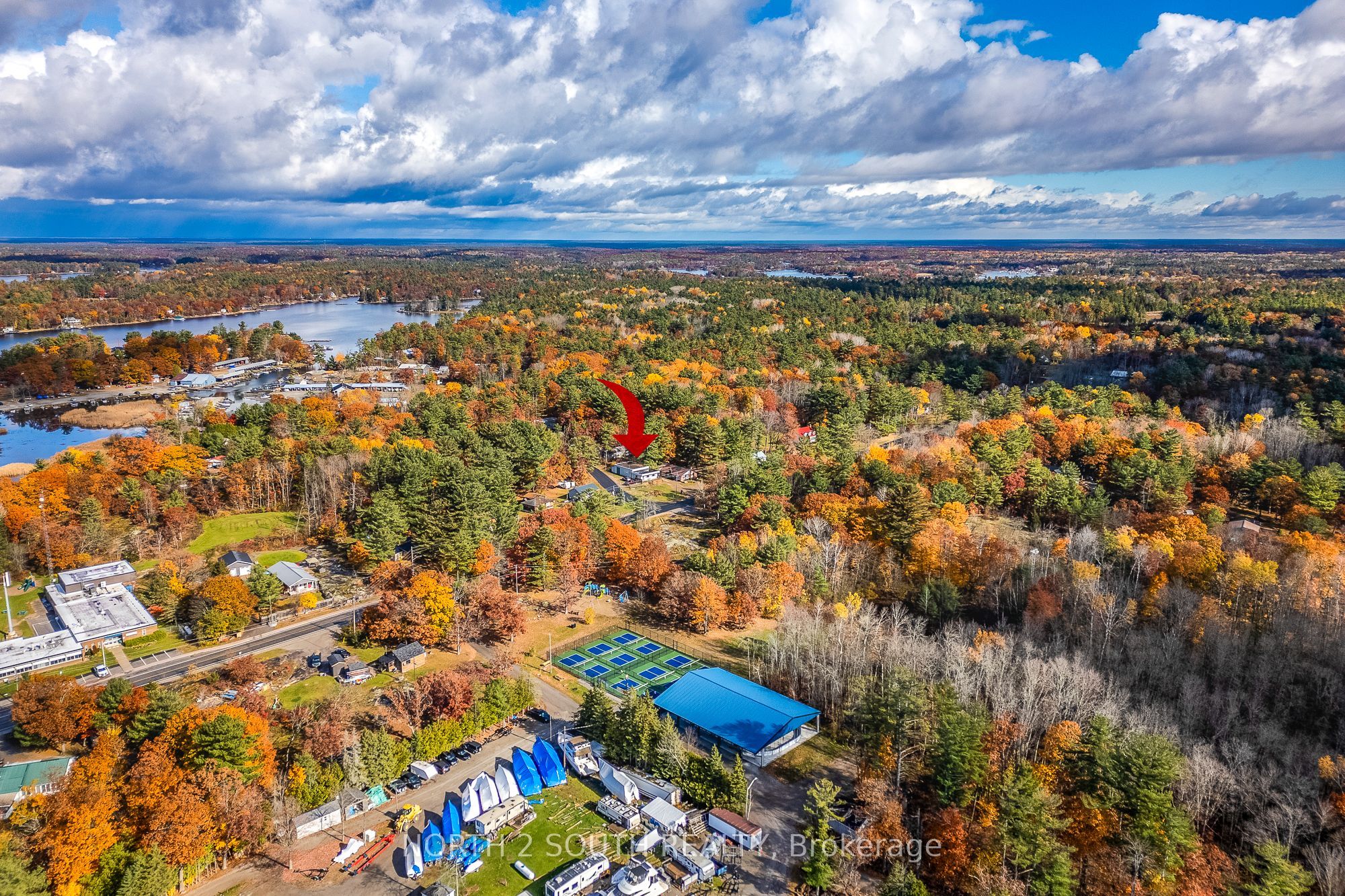 2512 Honey Harbour Road Property Photo 6