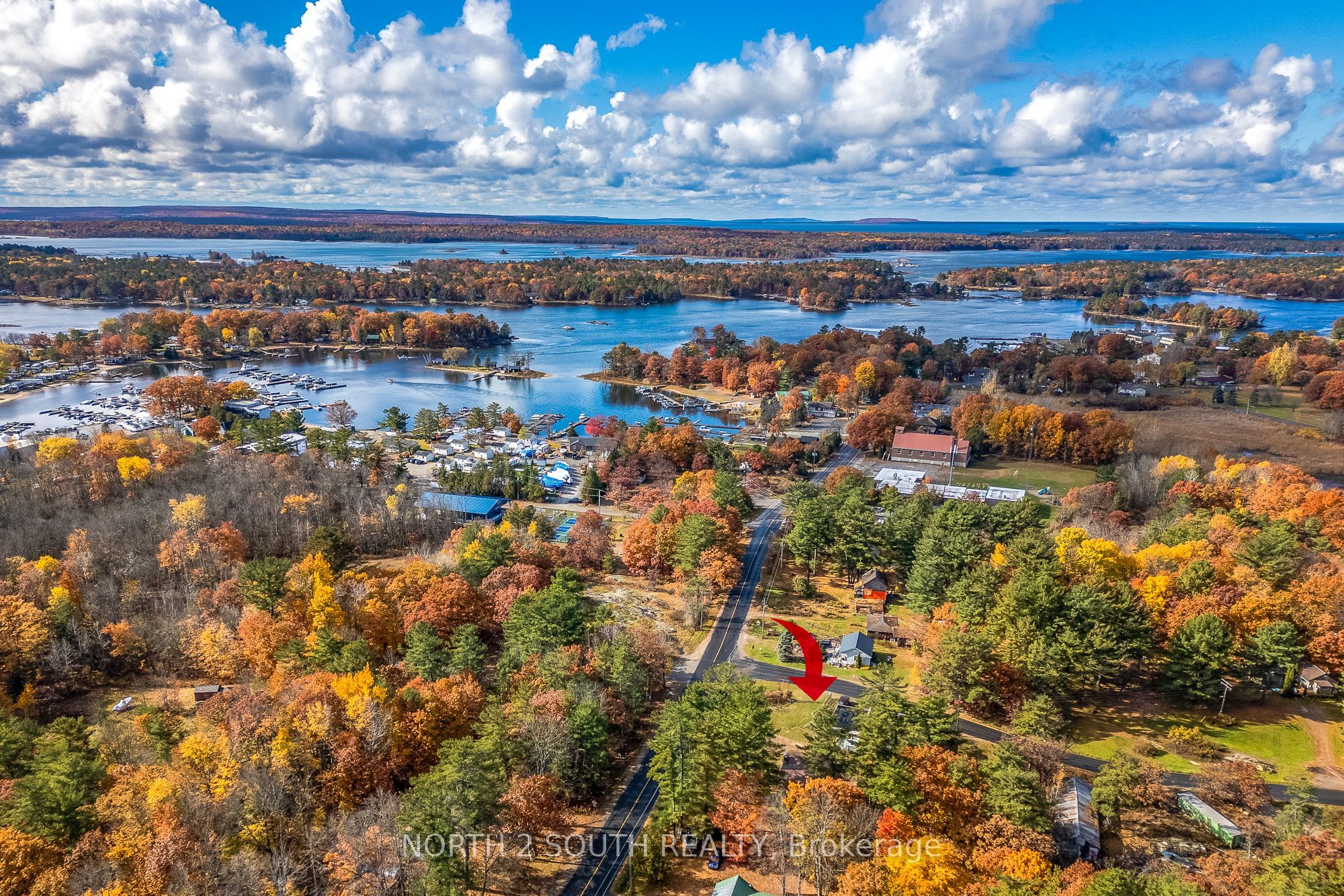 2512 Honey Harbour Road Property Photo 7