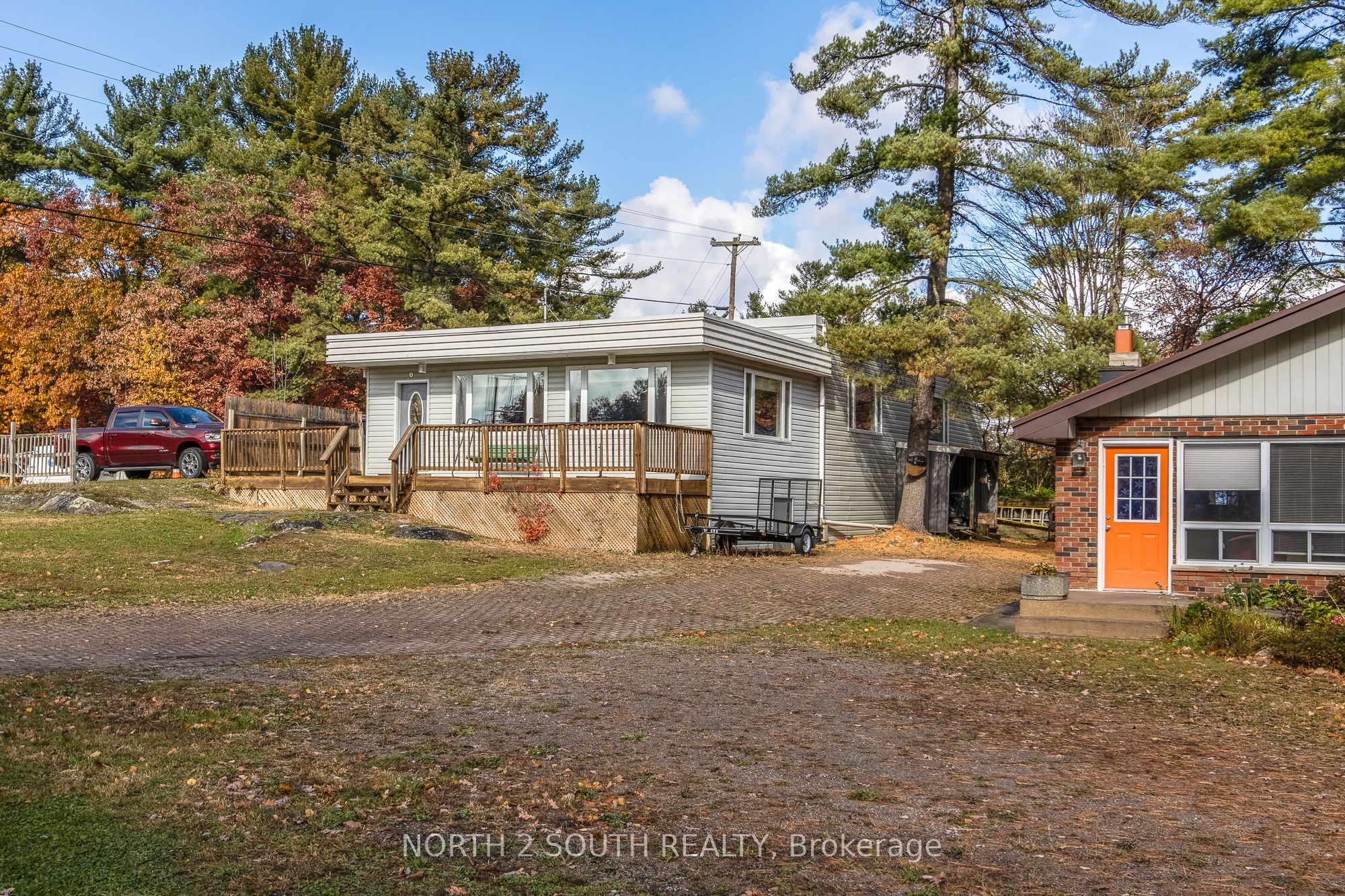 2512 Honey Harbour Road Property Photo 10