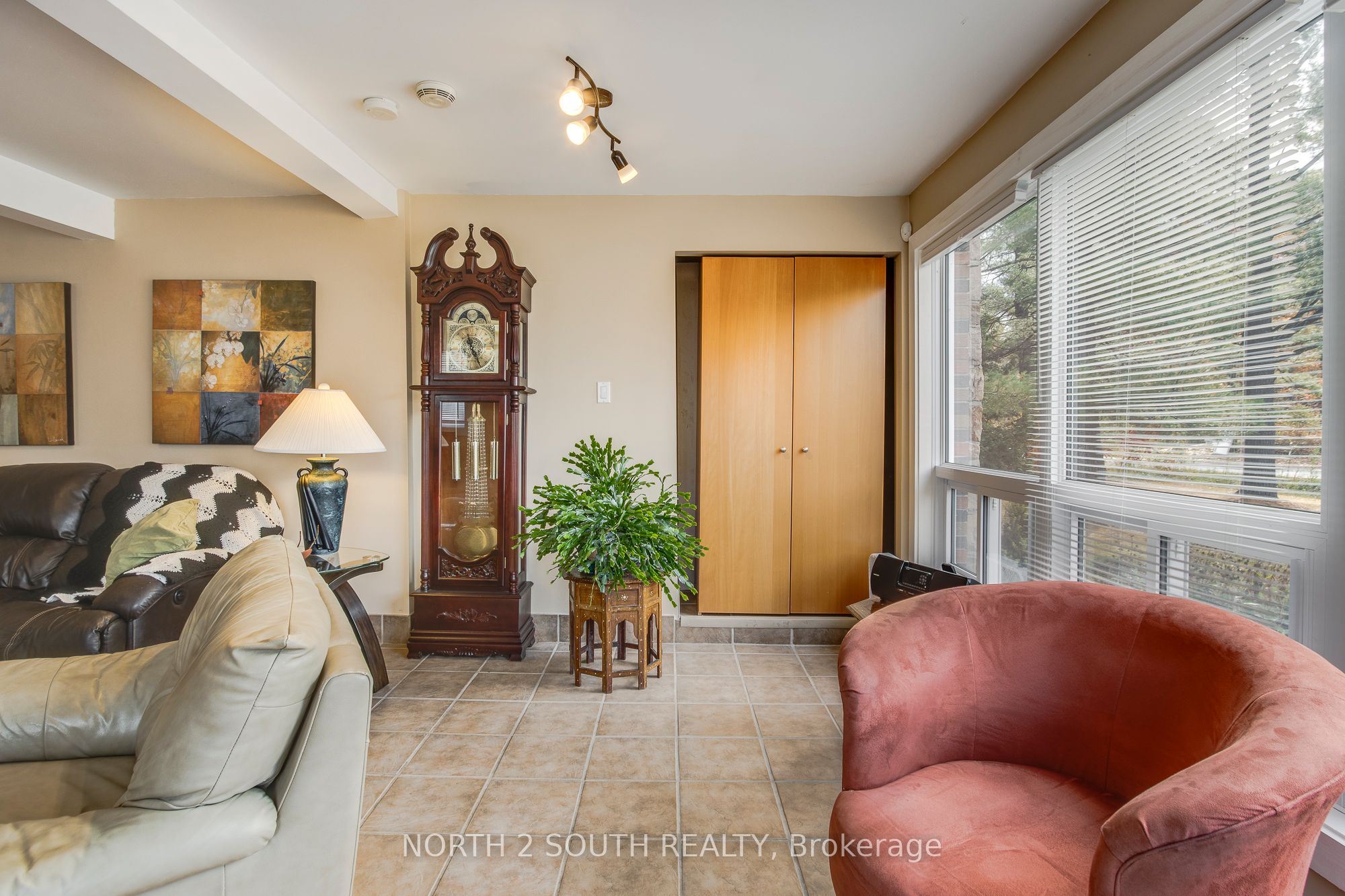 2512 Honey Harbour Road Property Photo 18