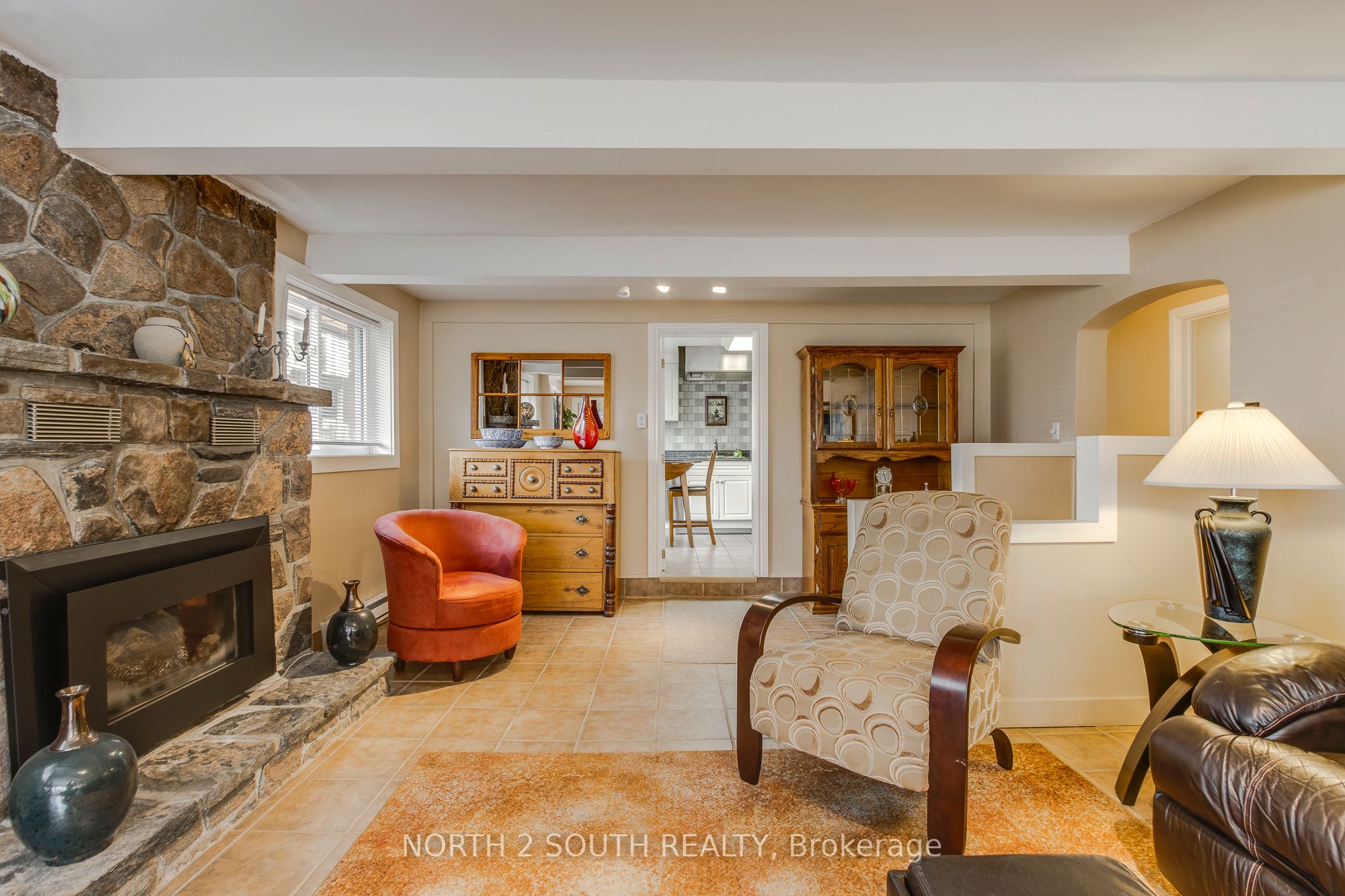 2512 Honey Harbour Road Property Photo 20