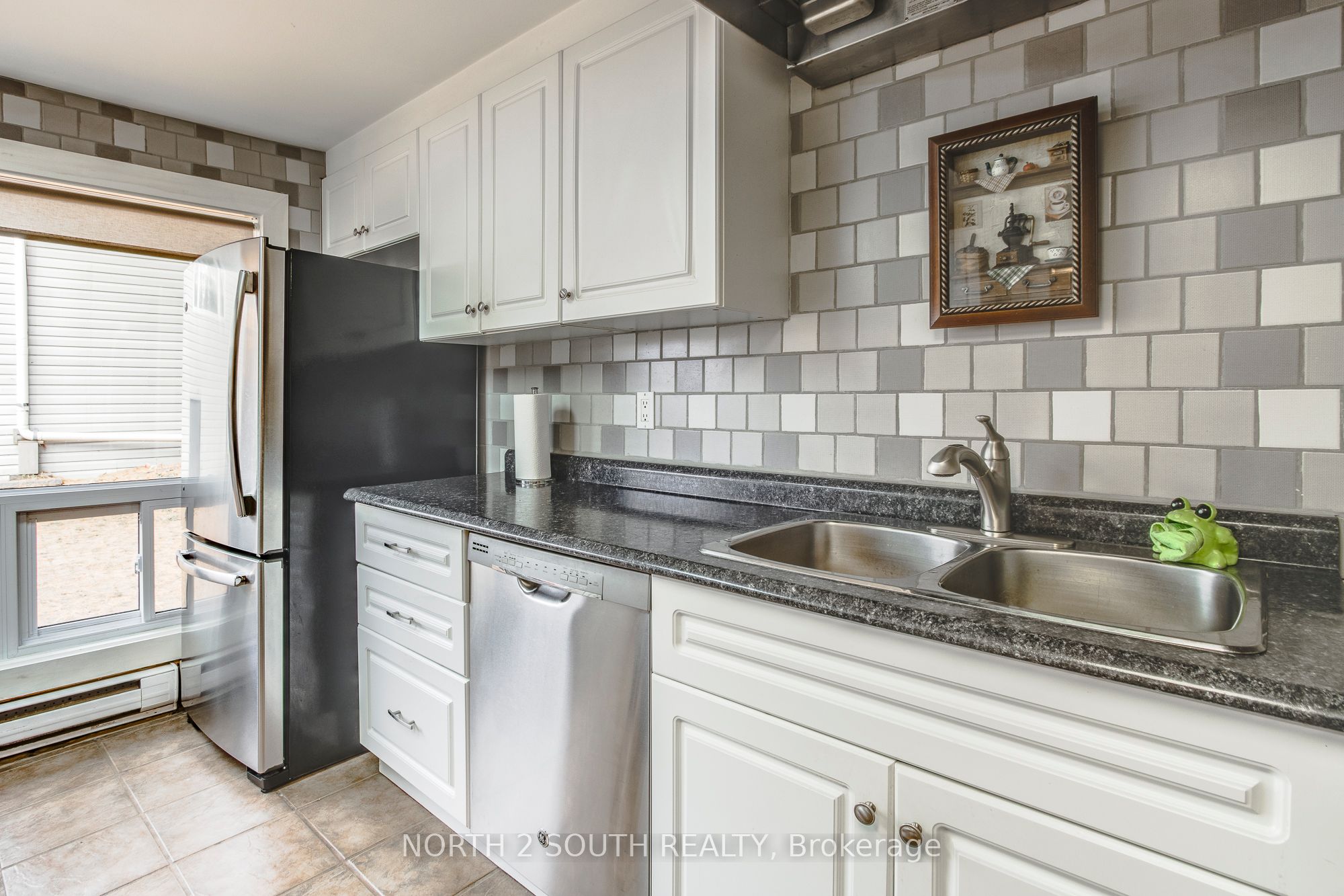 2512 Honey Harbour Road Property Photo 25