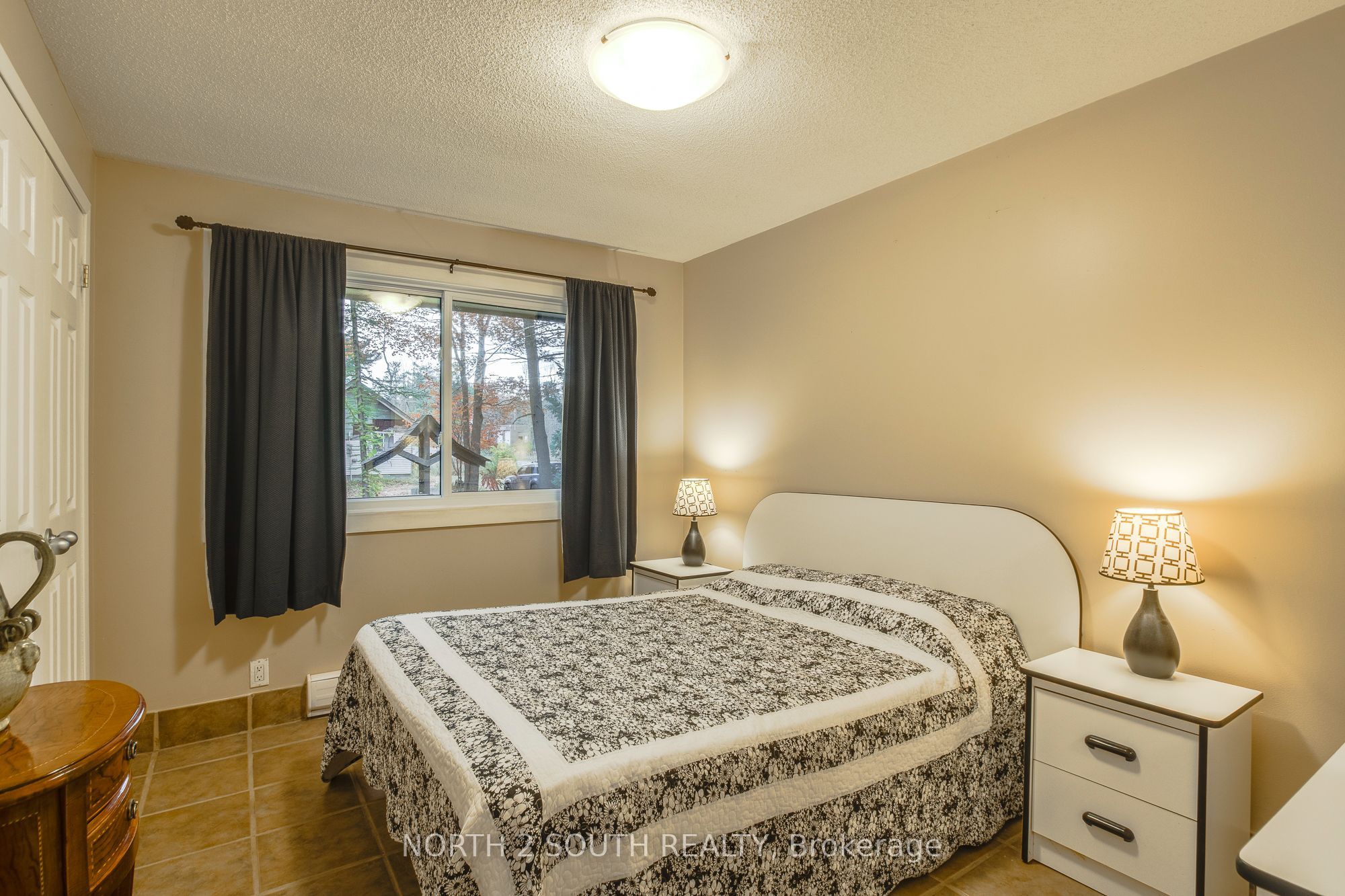 2512 Honey Harbour Road Property Photo 30