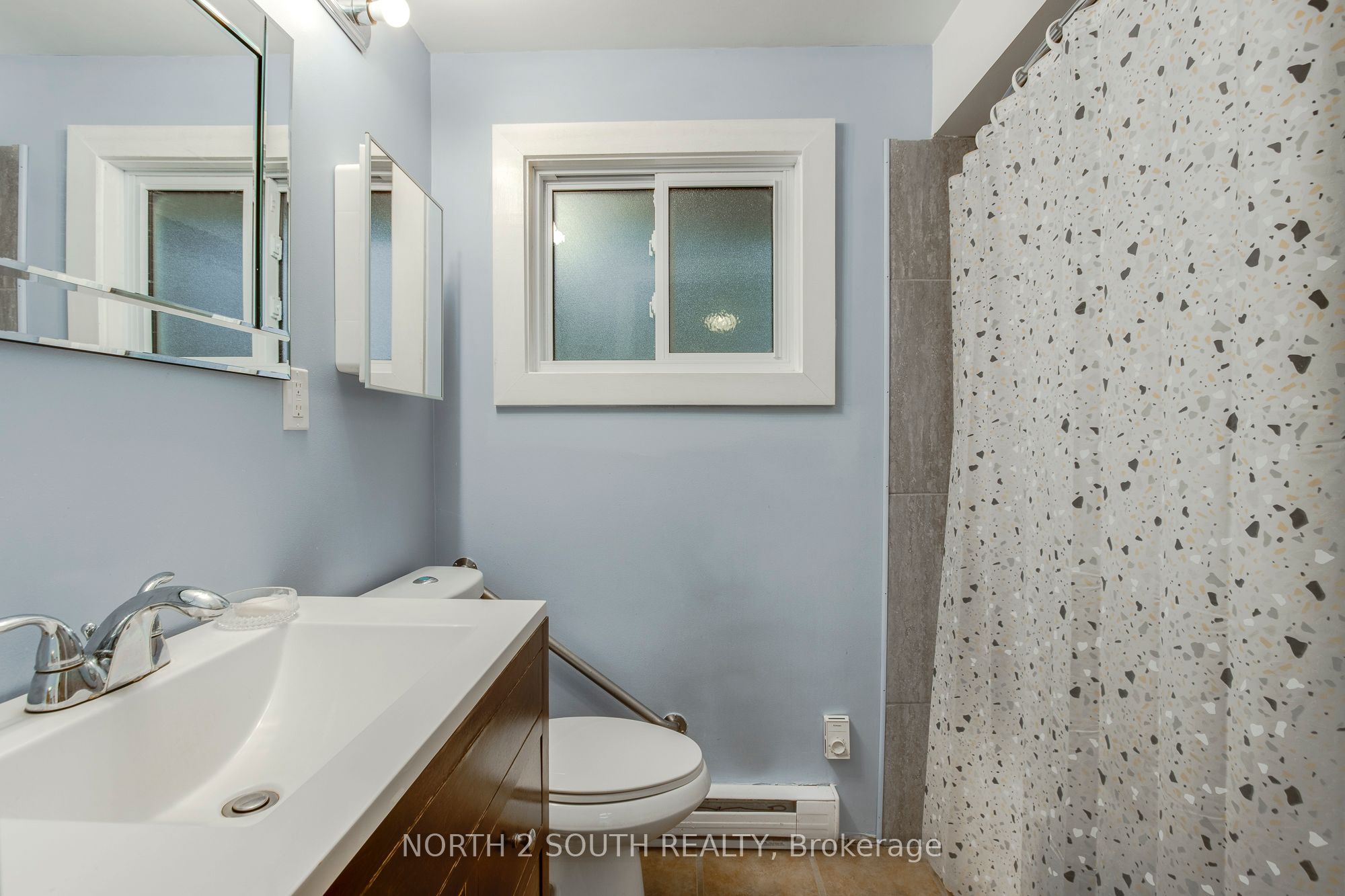 2512 Honey Harbour Road Property Photo 32