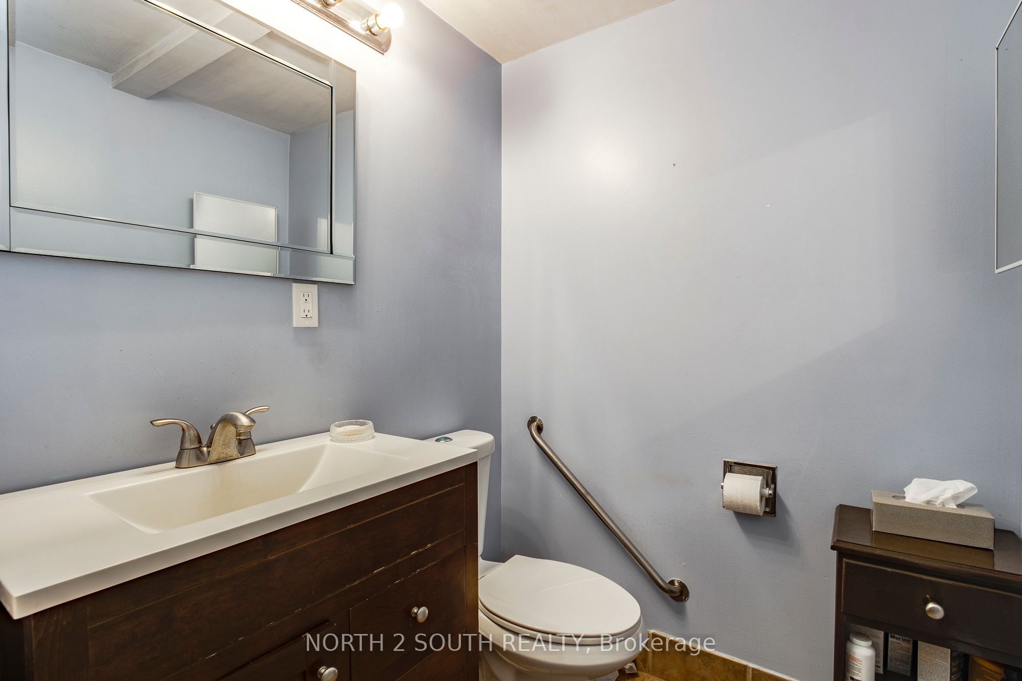 2512 Honey Harbour Road Property Photo 33
