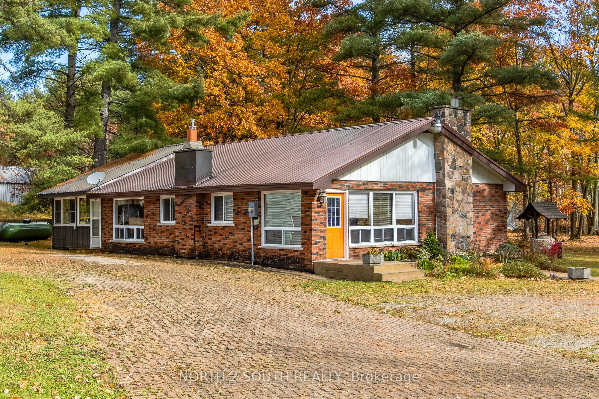 2512 Honey Harbour Road Property Photo 48