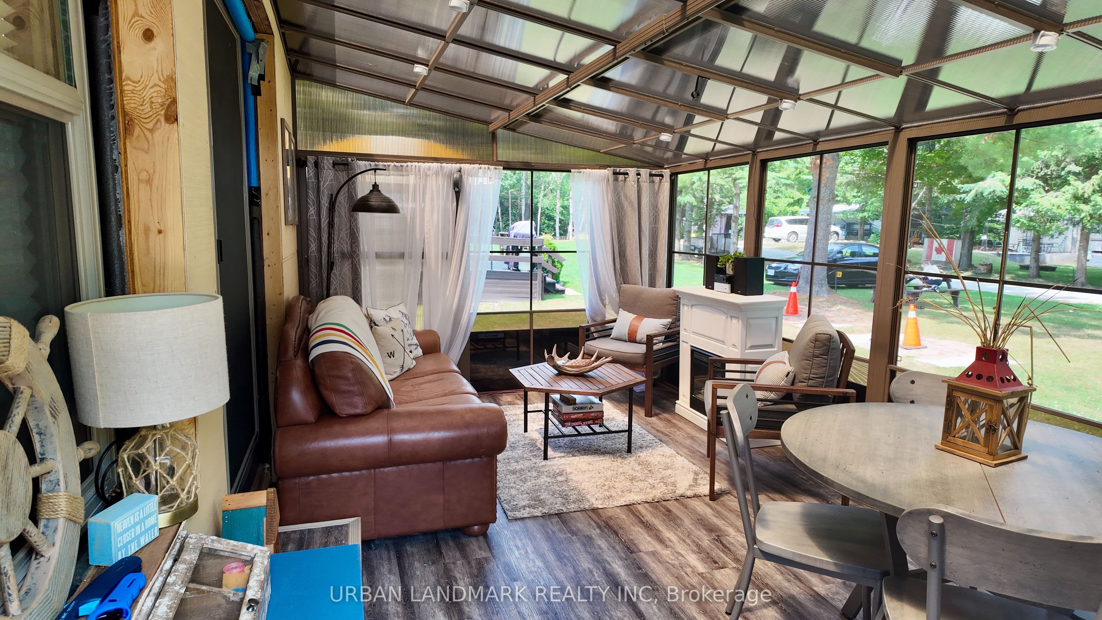 2612 Victoria Road Property Photo 6