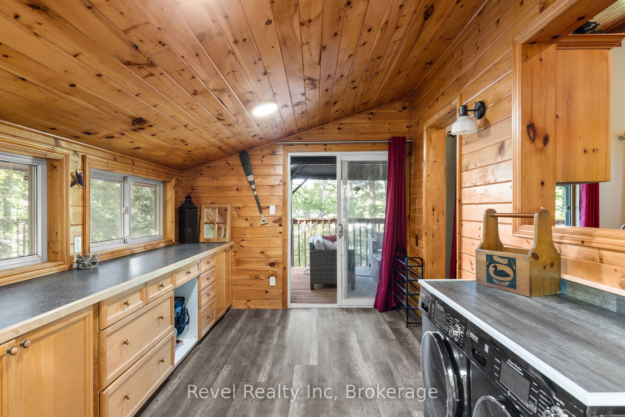 5 Severn River 406 Property Photo 4