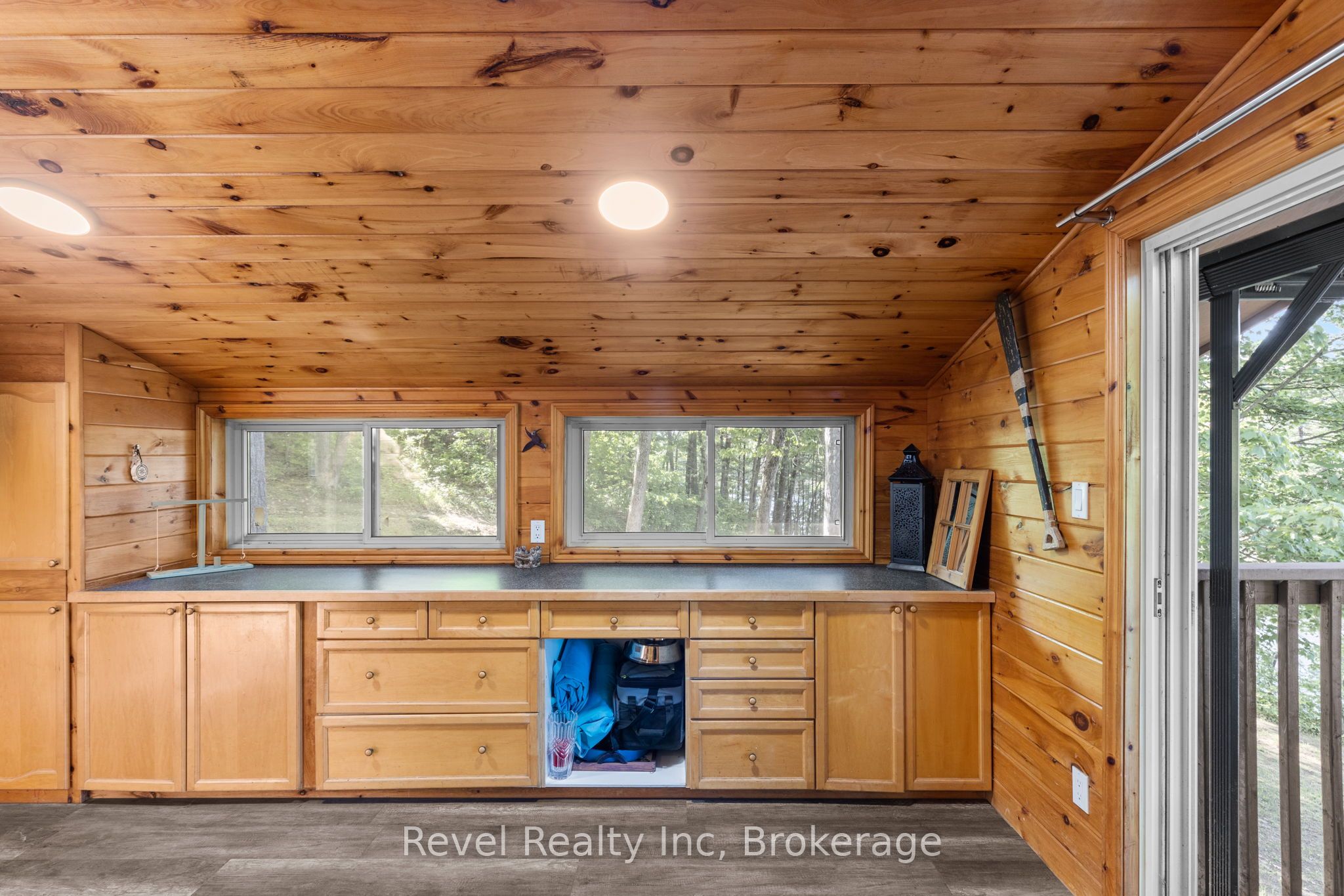 5 Severn River 406 Property Photo 6