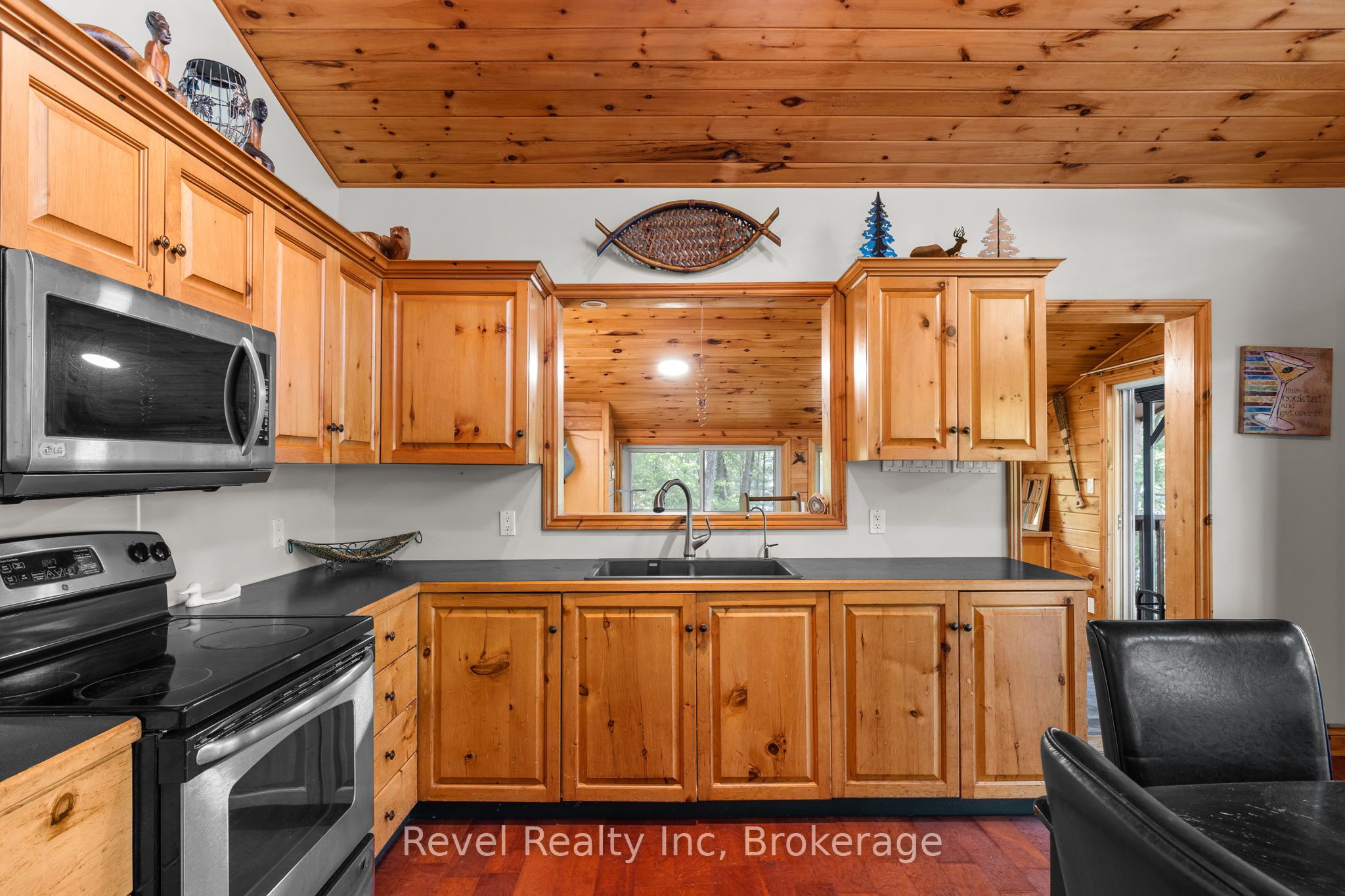 5 Severn River 406 Property Photo 7
