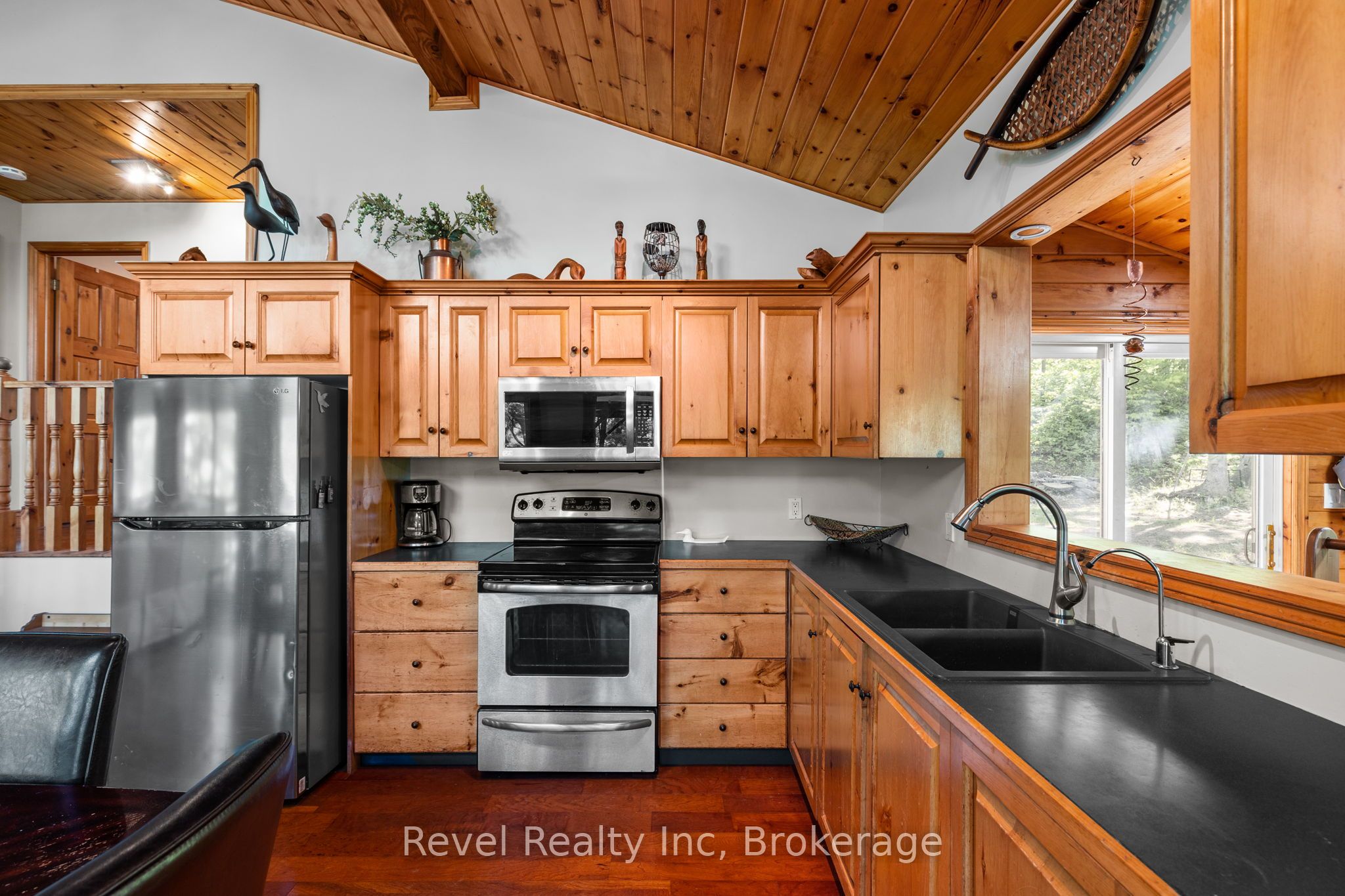 5 Severn River 406 Property Photo 8