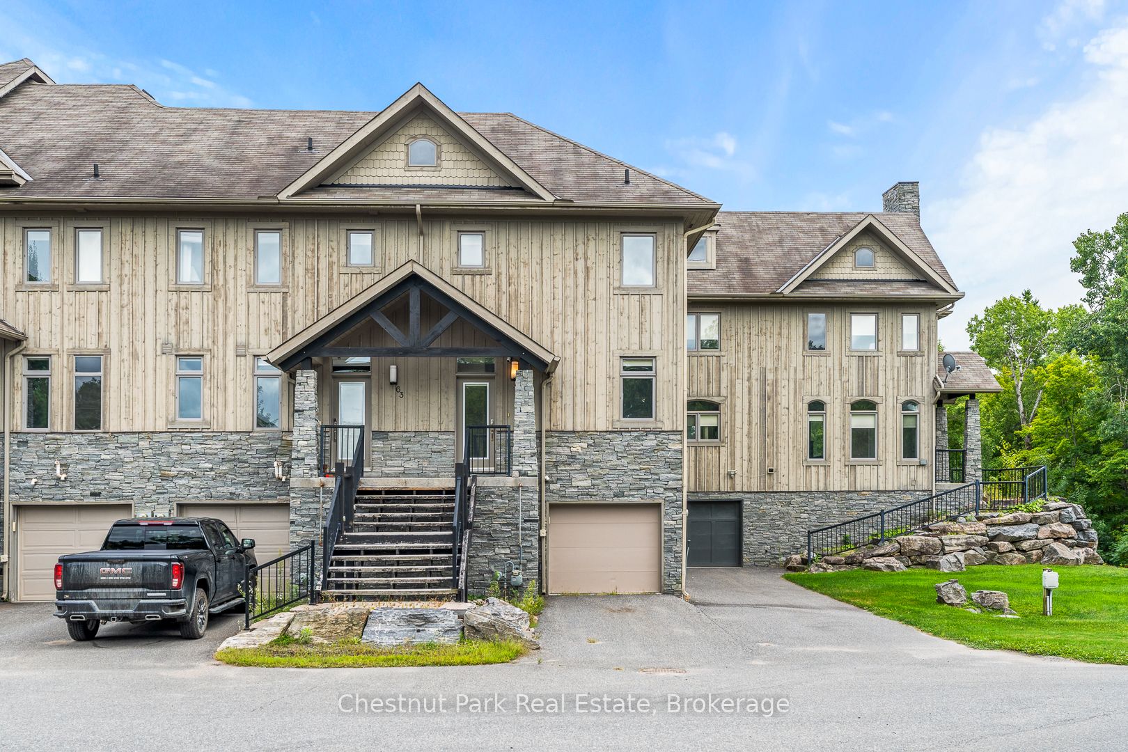 65 Rockmount Crescent Property Photo 1