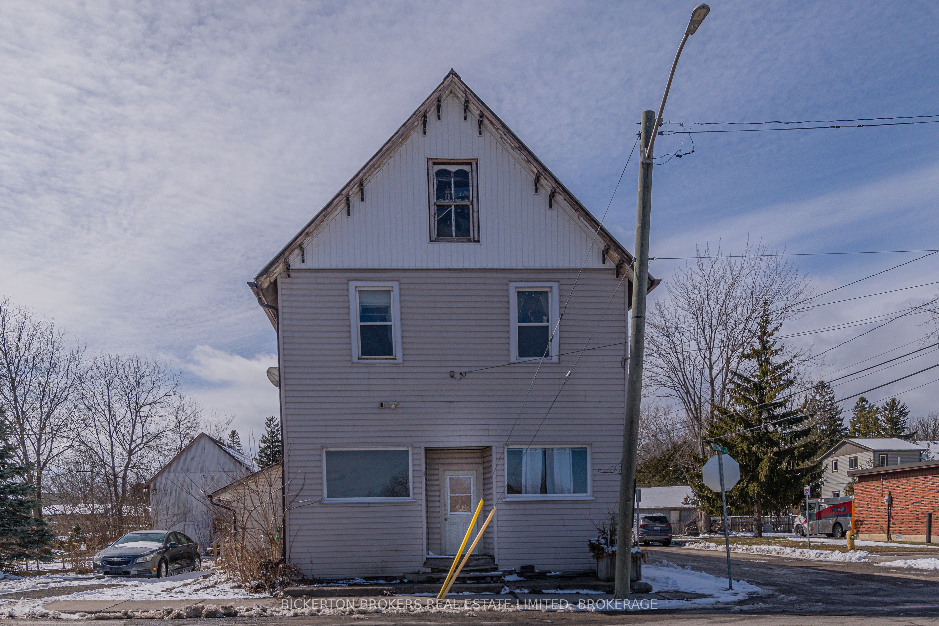 1064 Prince Street Property Photo 1