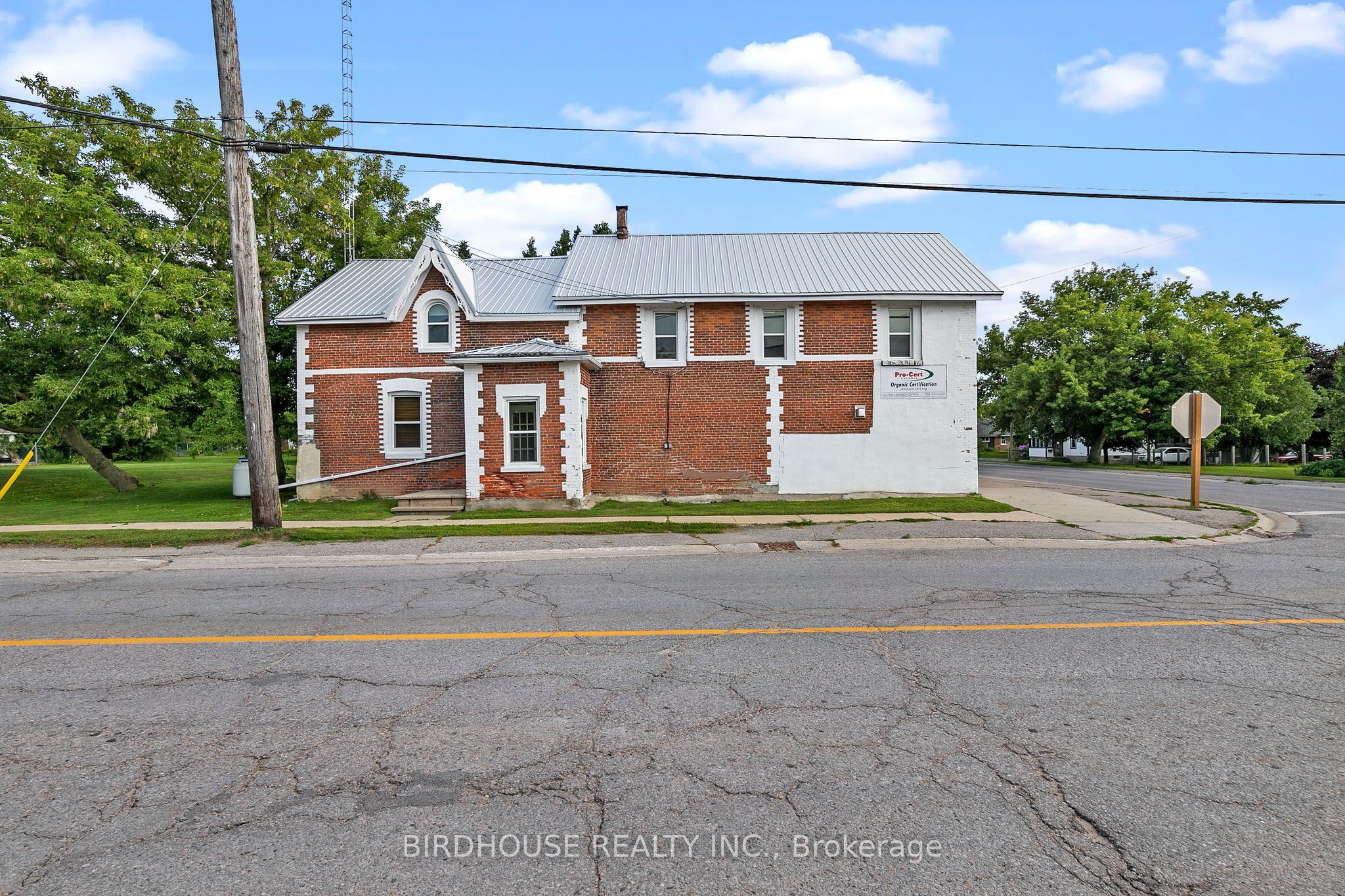 2311 Elm Tree Road Property Photo 3