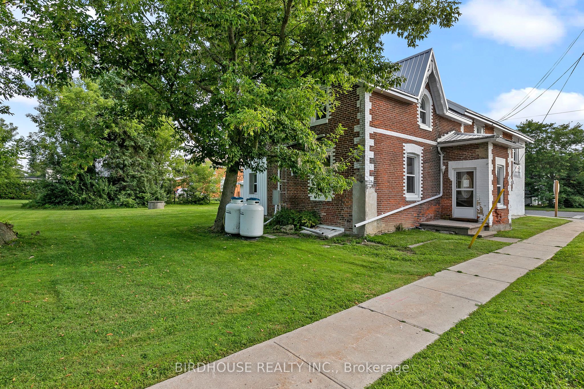 2311 Elm Tree Road Property Photo 4