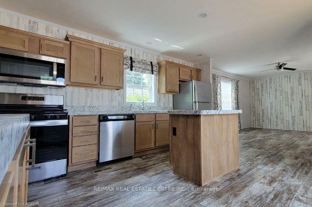 77 Park Lane Property Photo 10