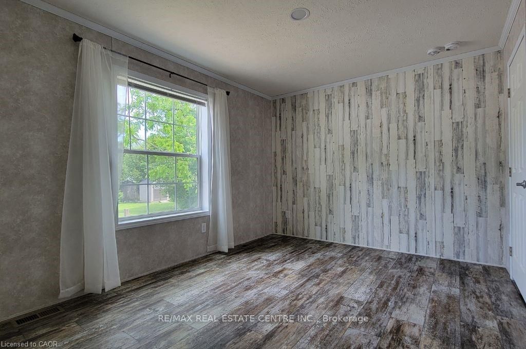 77 Park Lane Property Photo 18