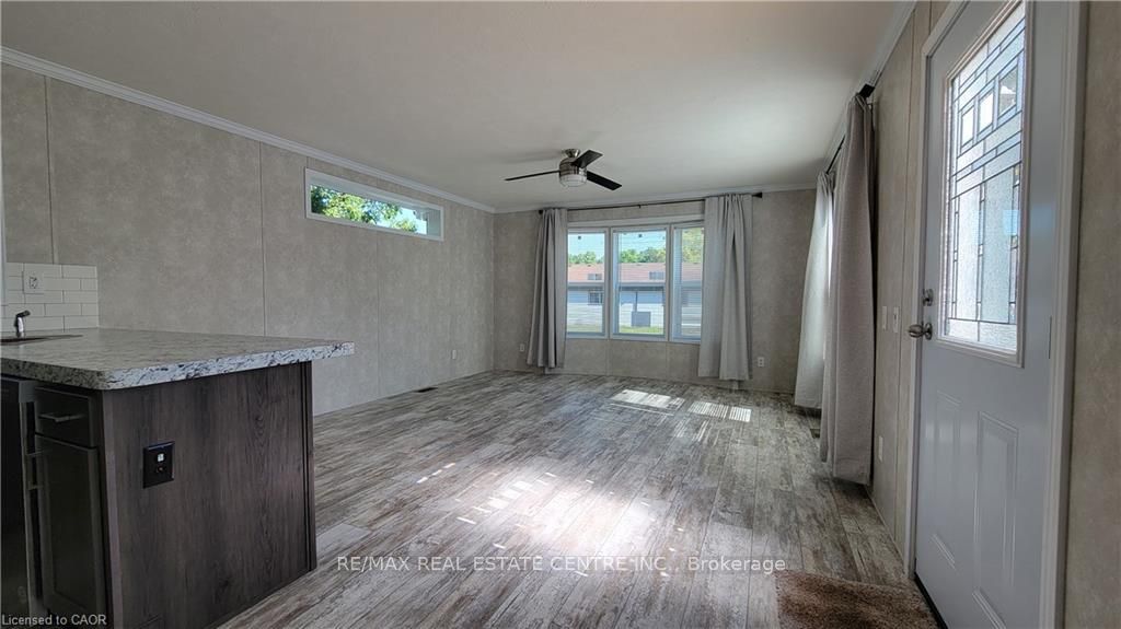 24 Macpherson Crescent Property Photo 8