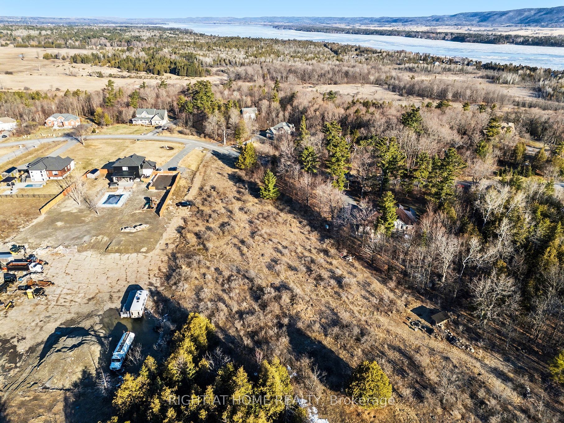1041 Julia Court Property Photo 15