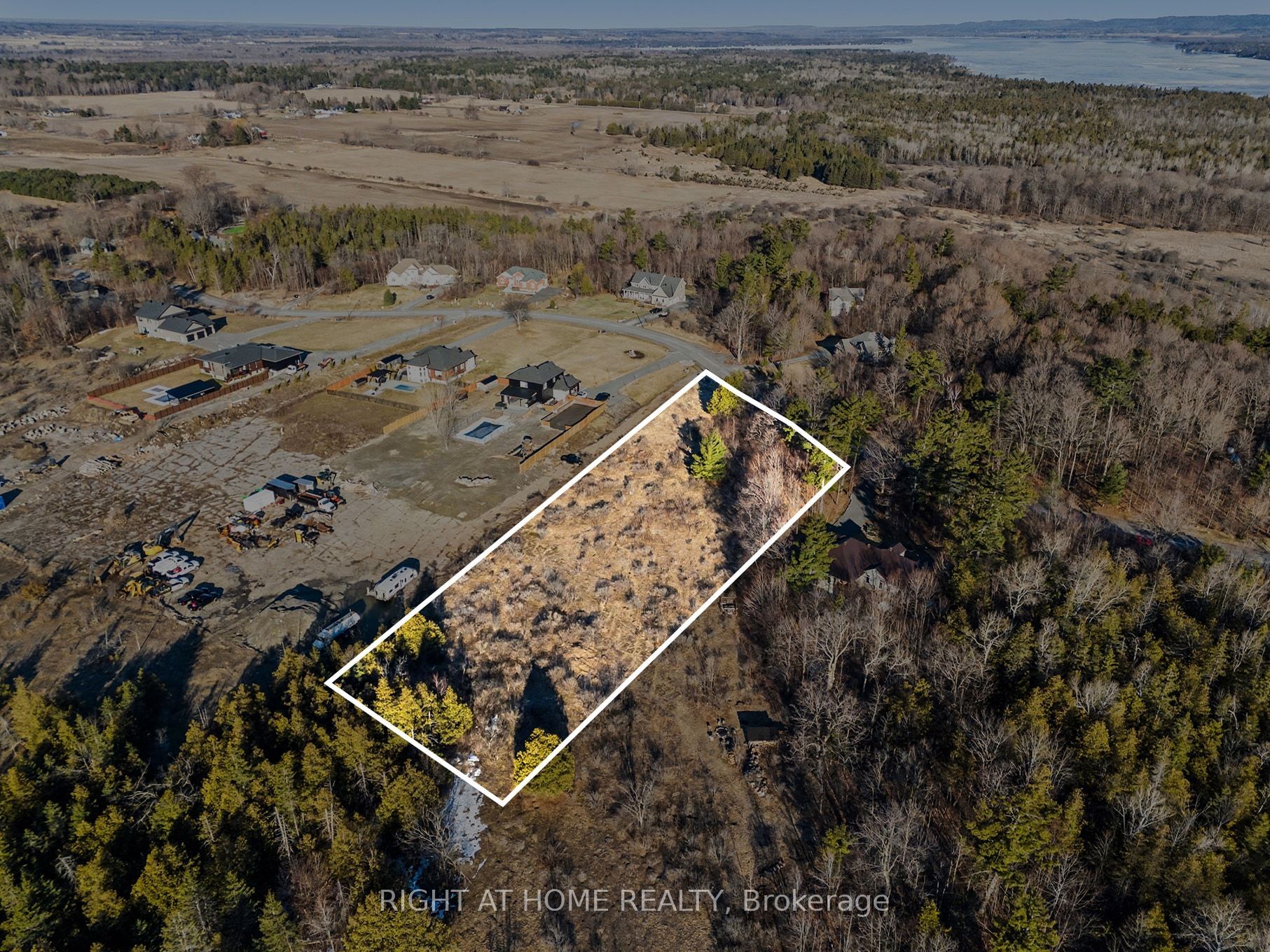 1041 Julia Court Property Photo 17