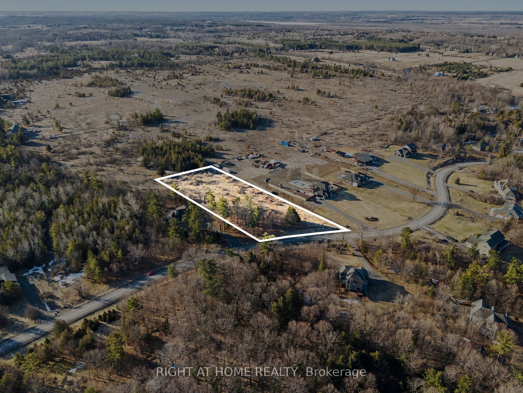 1041 Julia Court Property Photo 24