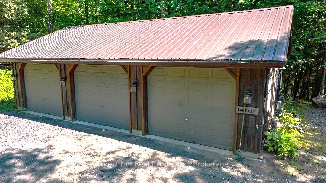 1289 Delbrooke Road S Property Photo 5