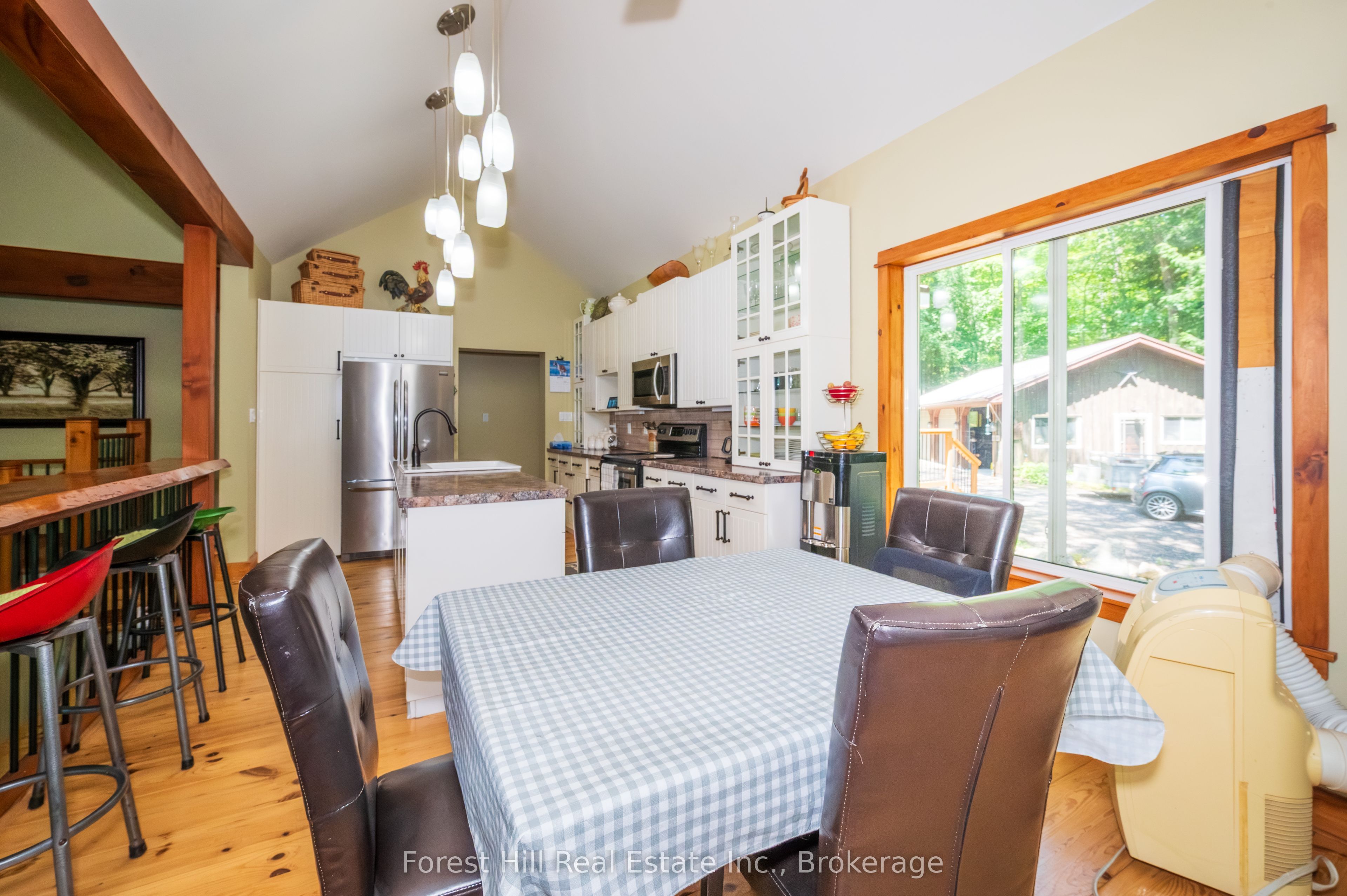 1289 Delbrooke Road S Property Photo 11