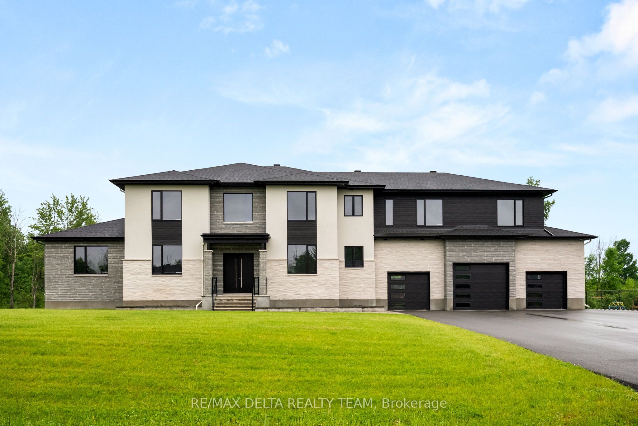 663 Ballycastle Crescent