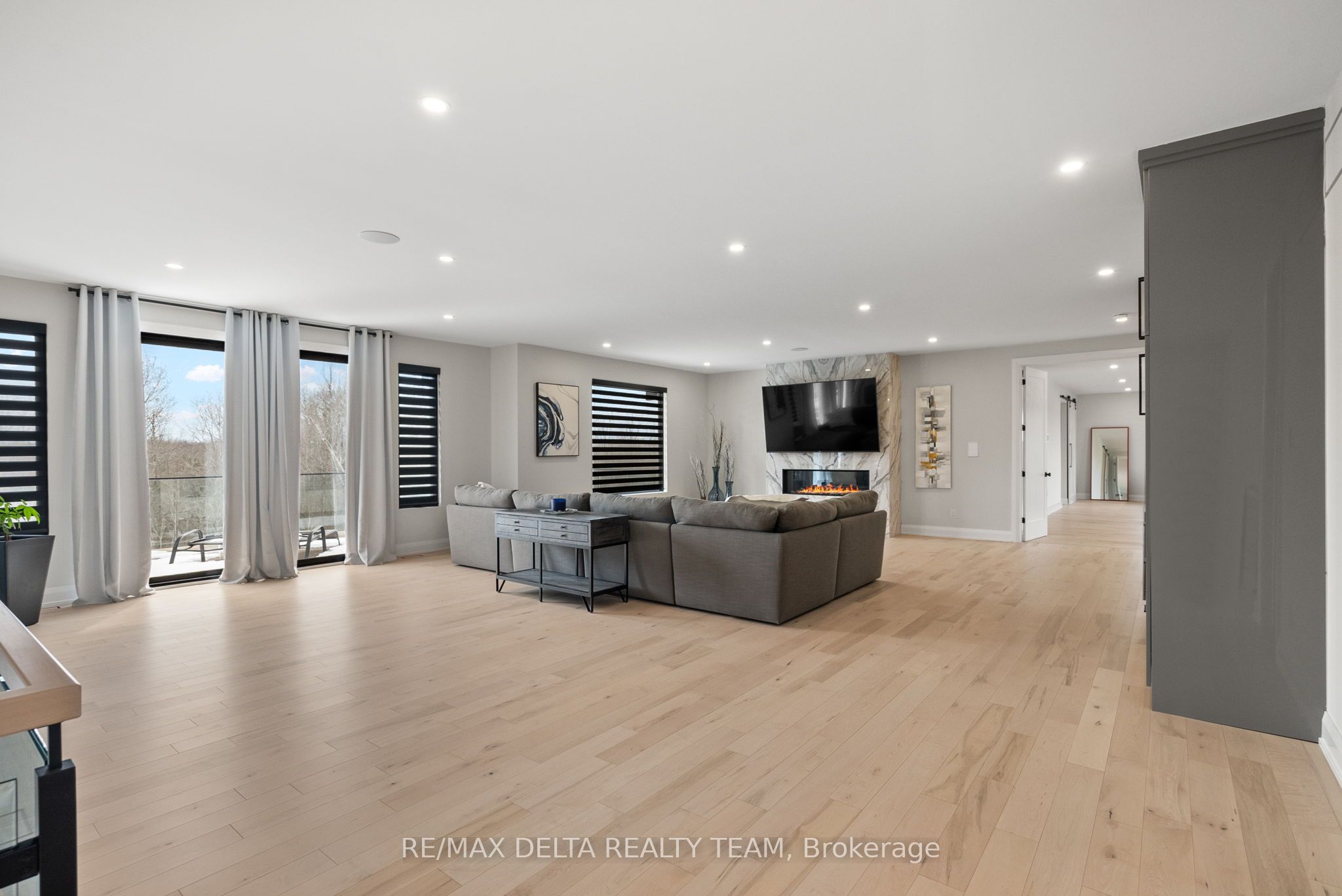 663 Ballycastle Crescent Property Photo 27