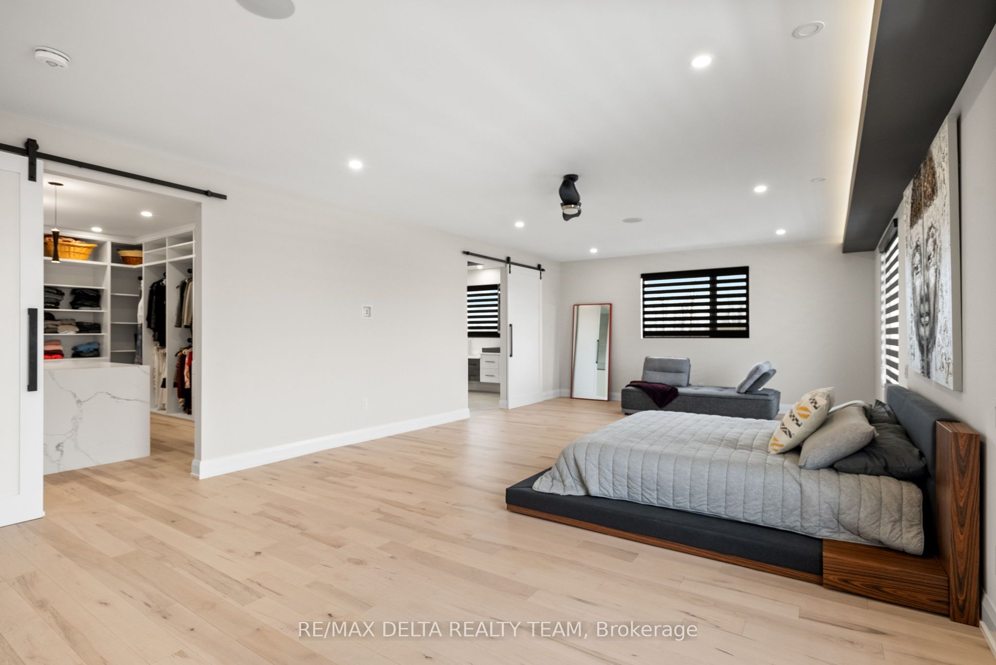 663 Ballycastle Crescent Property Photo 32
