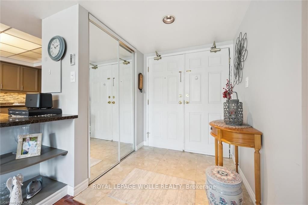 3267 King Street E 204 Property Photo 3