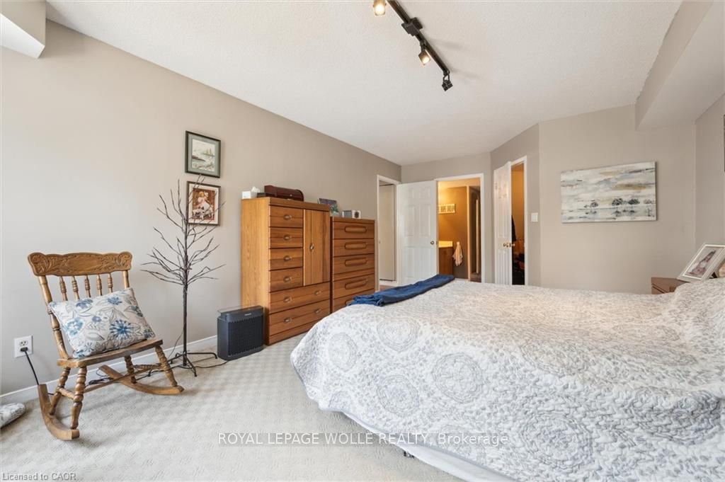 3267 King Street E 204 Property Photo 17