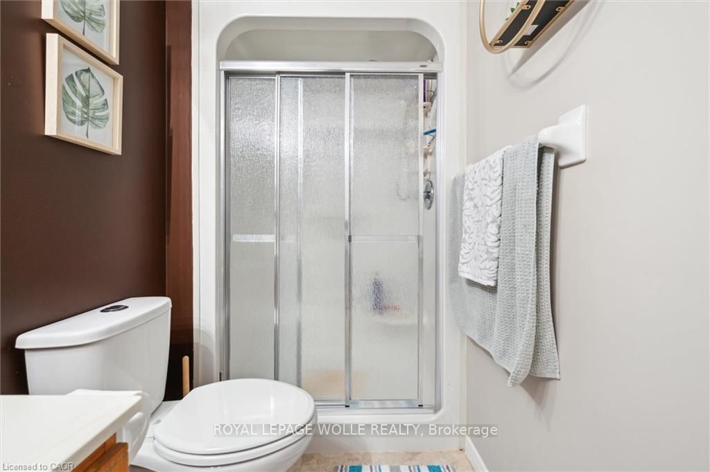 3267 King Street E 204 Property Photo 21