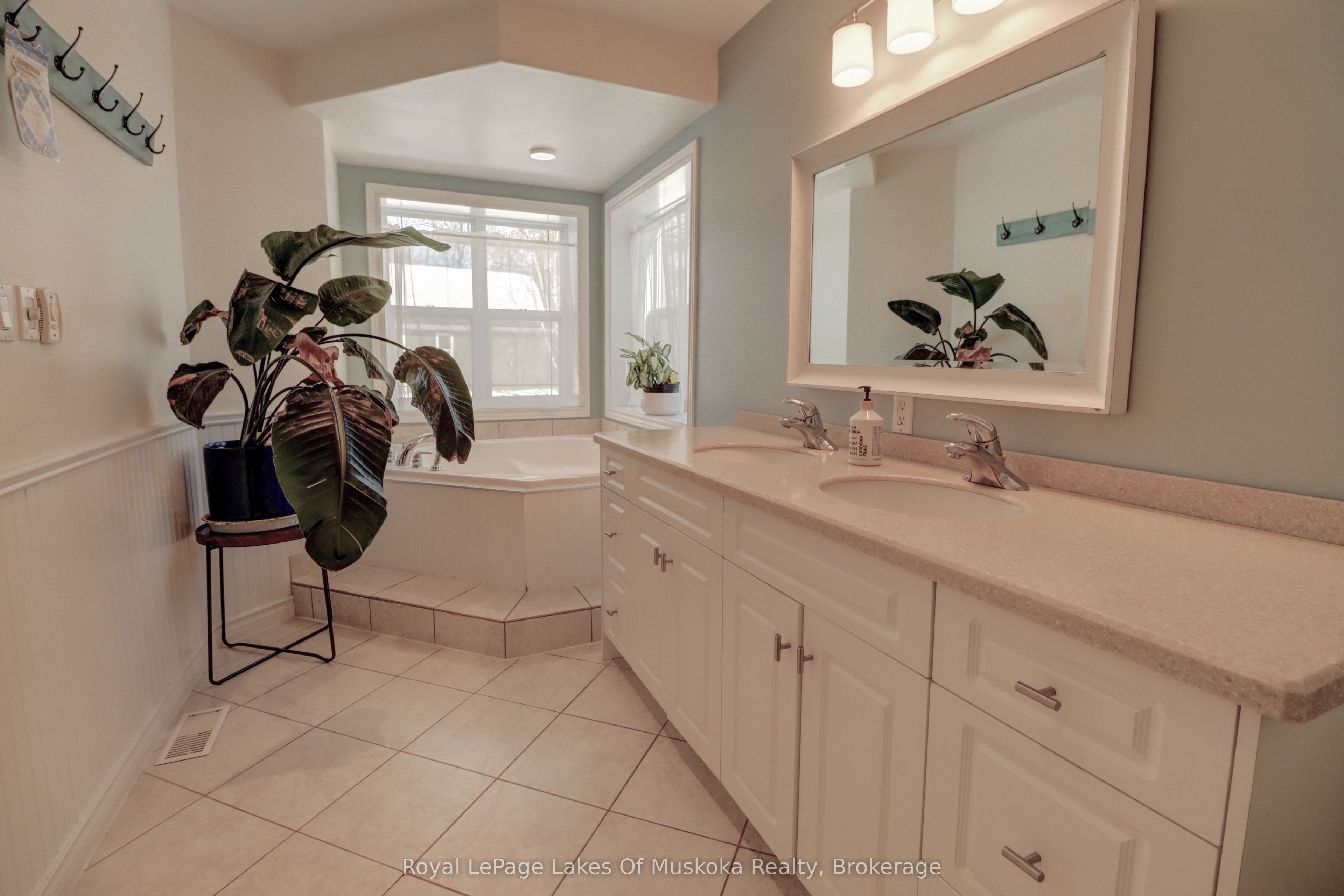 317 Falcon Road Property Photo 22