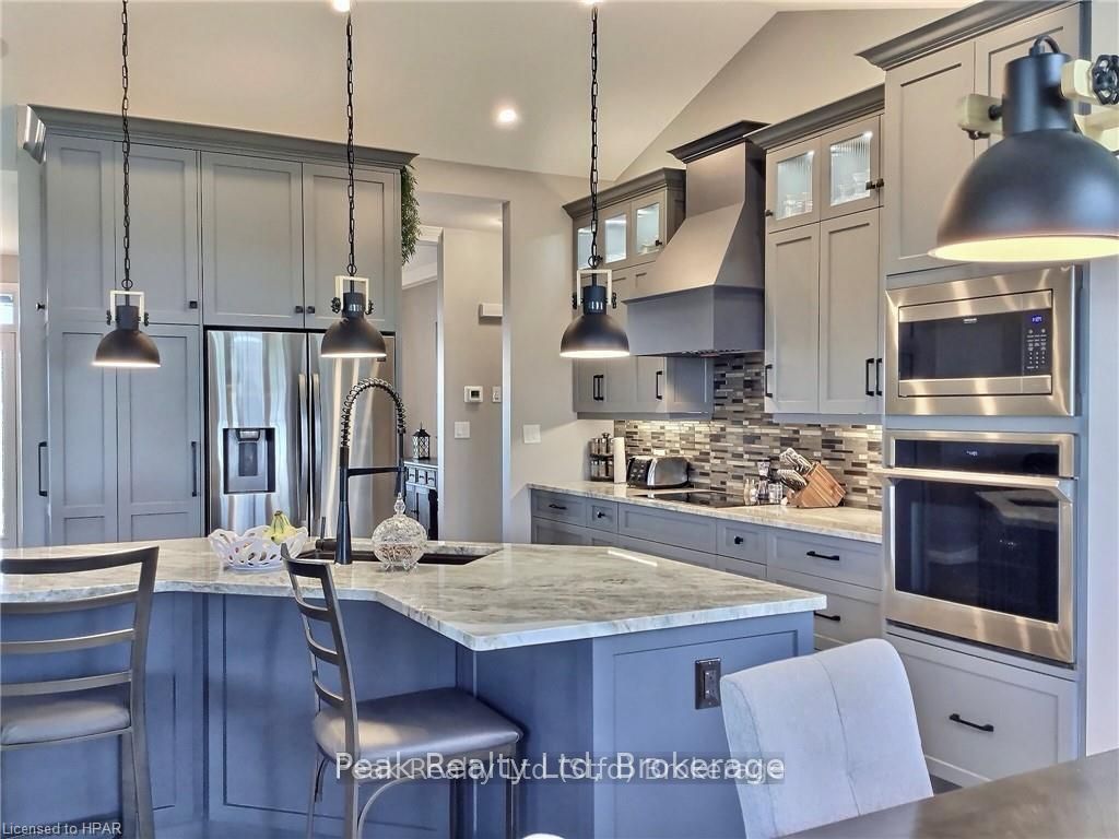 95 South Street Property Photo 4
