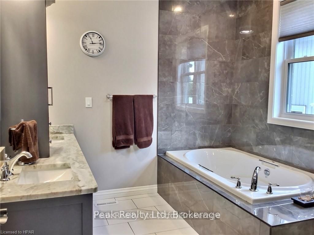 95 South Street Property Photo 13