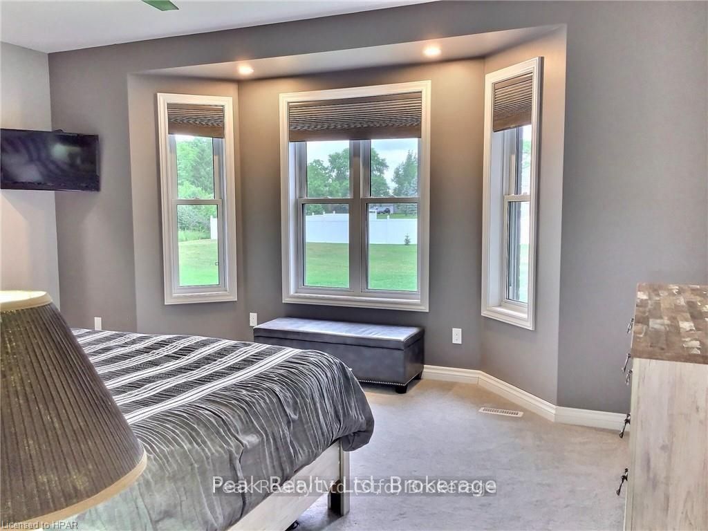 95 South Street Property Photo 16