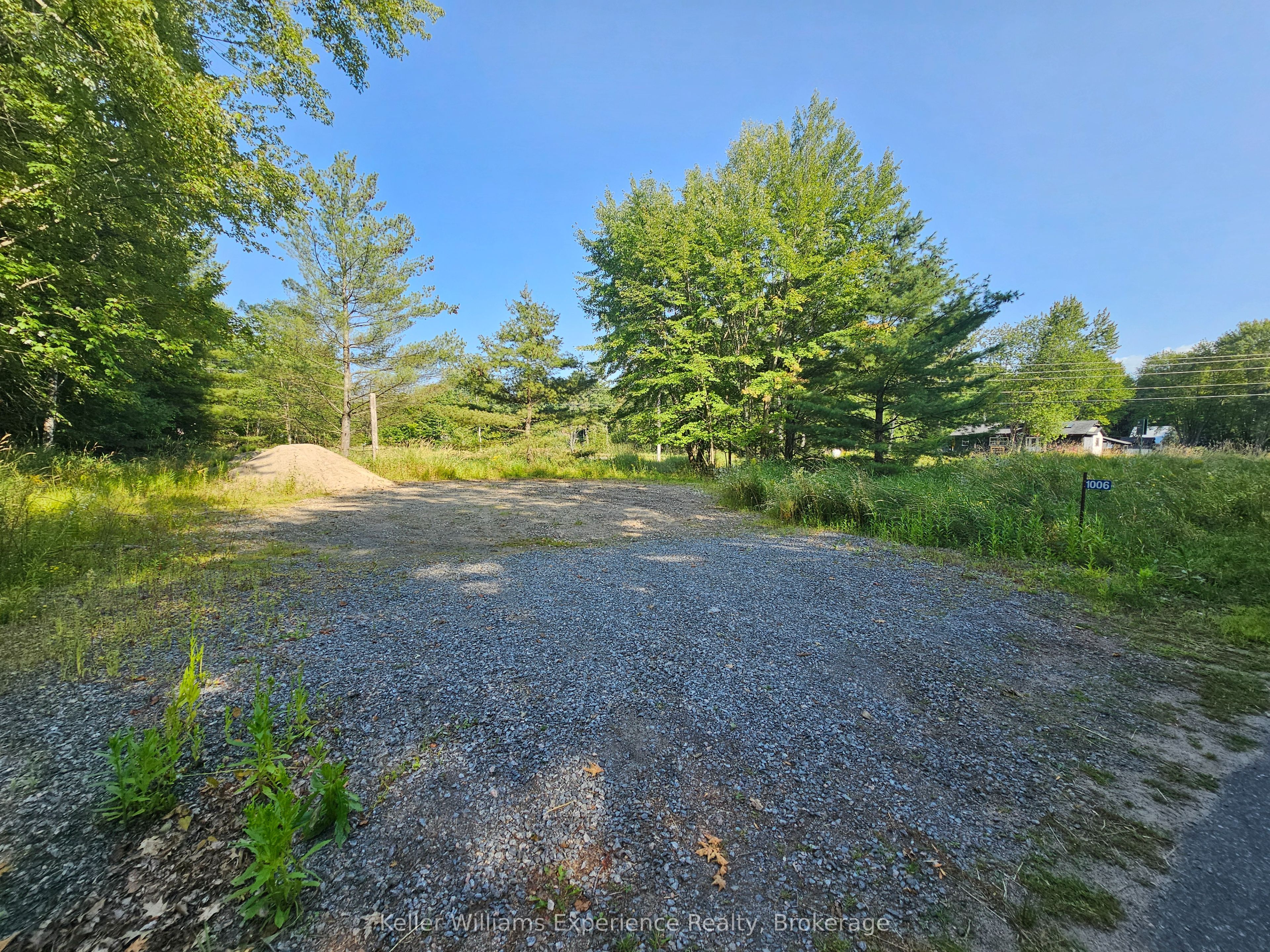 1006 Bowyers Beach Road Property Photo 1