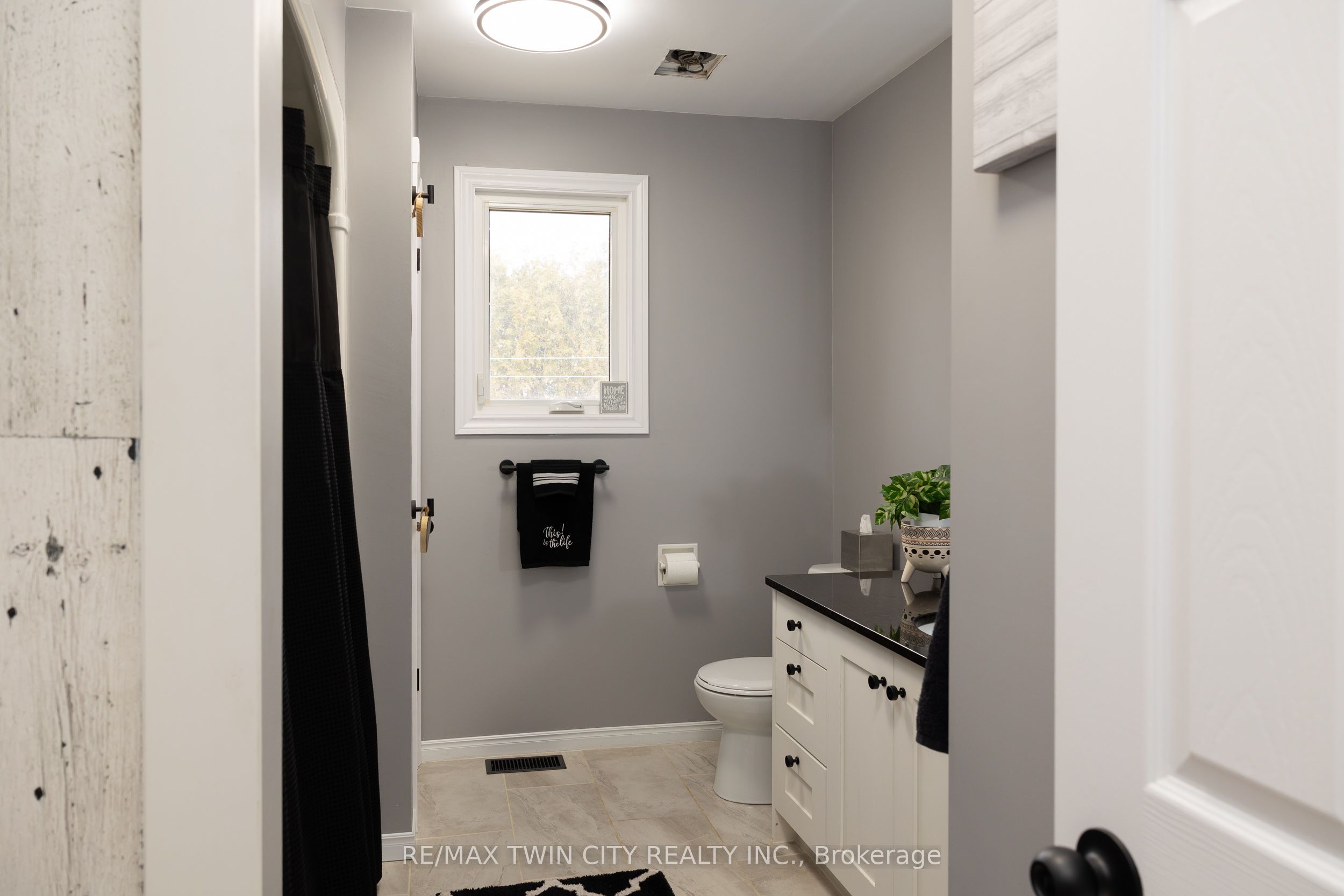 58 Tenth Conc. Road Property Photo 23