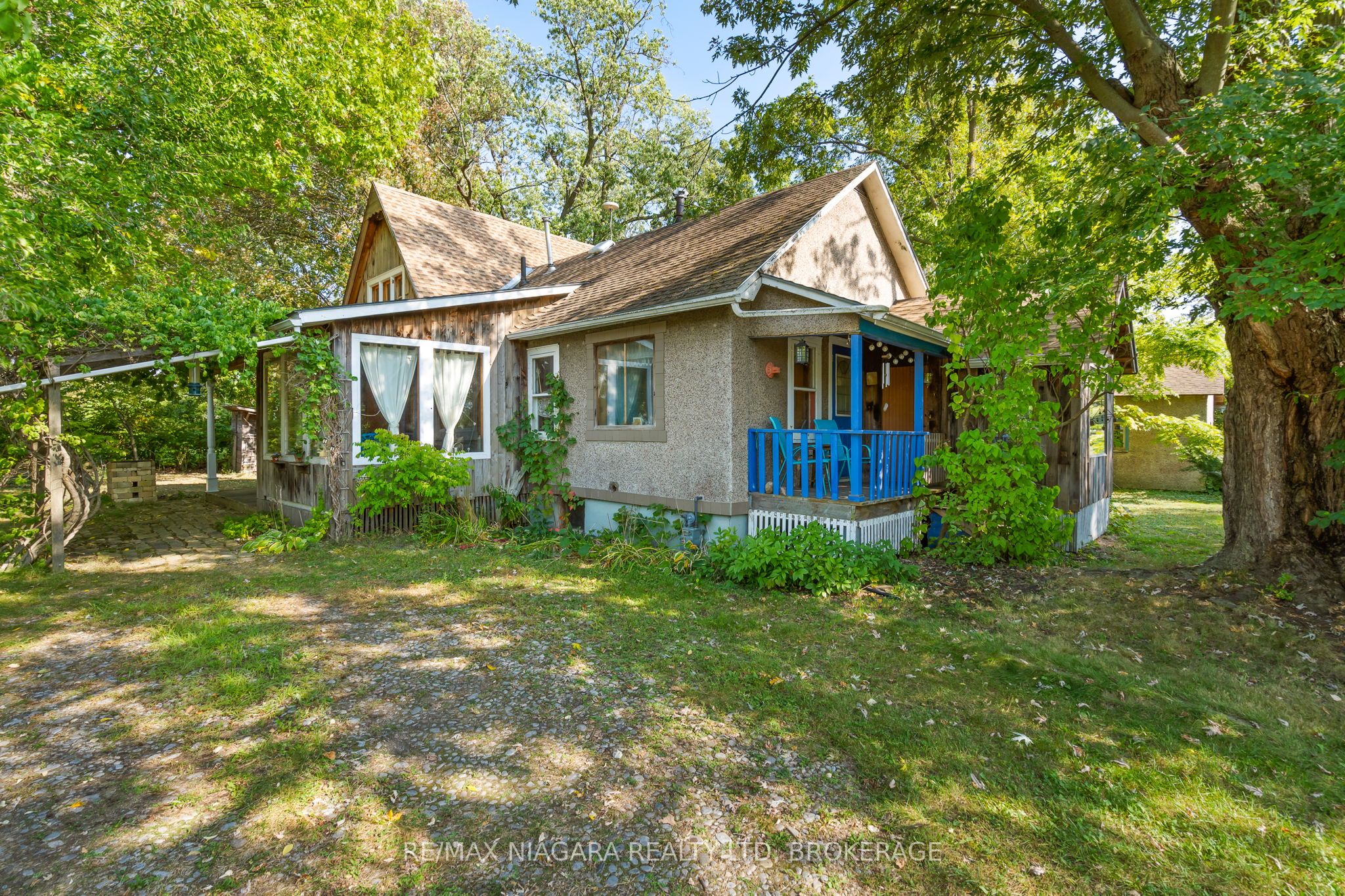 105 Weir Road Property Photo 2