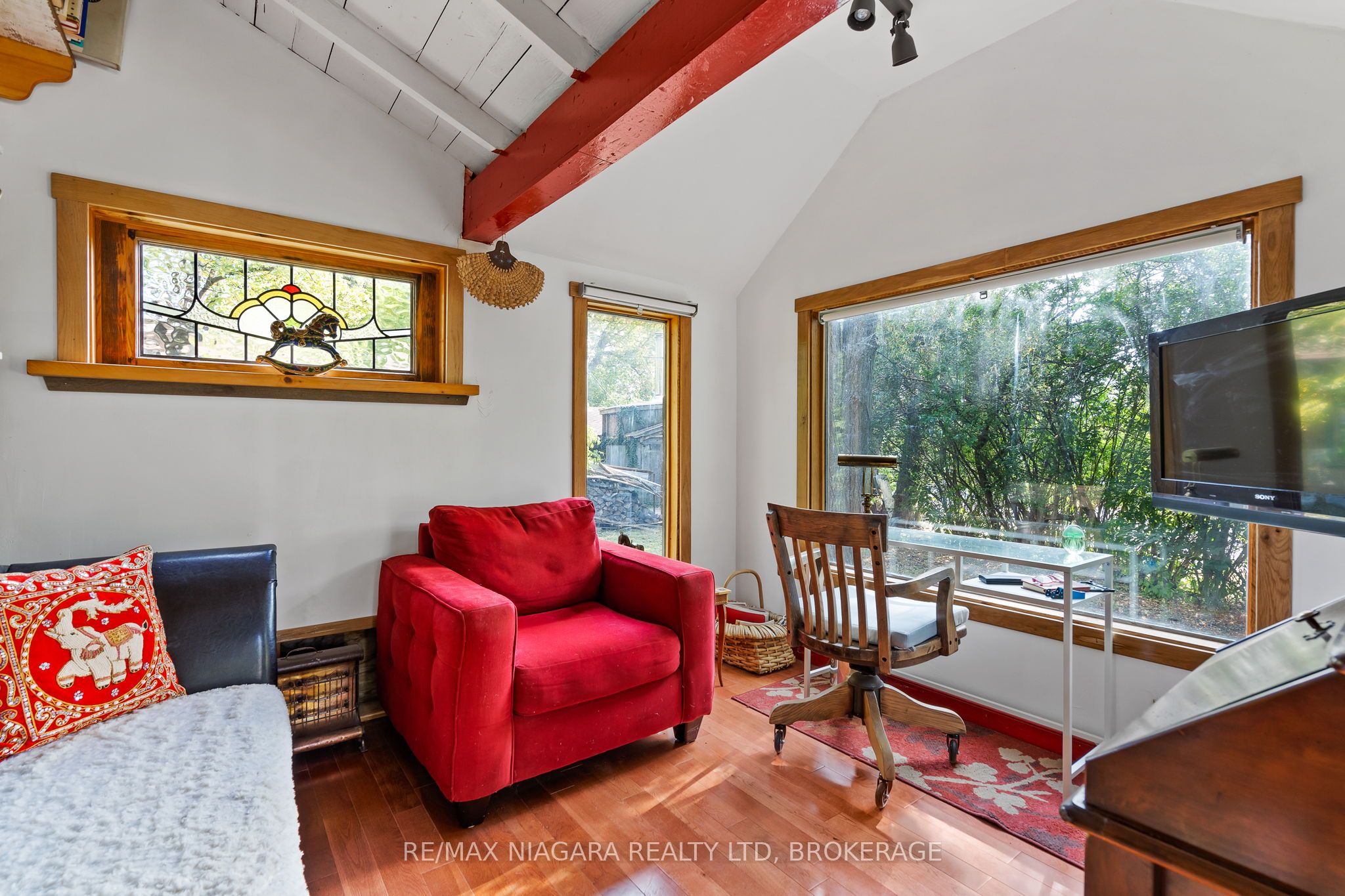105 Weir Road Property Photo 9