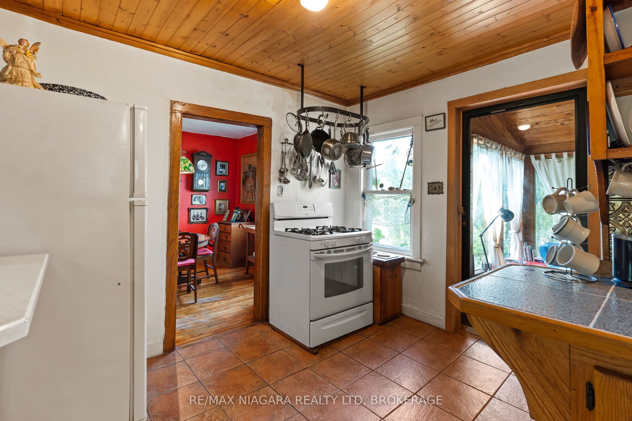 105 Weir Road Property Photo 13