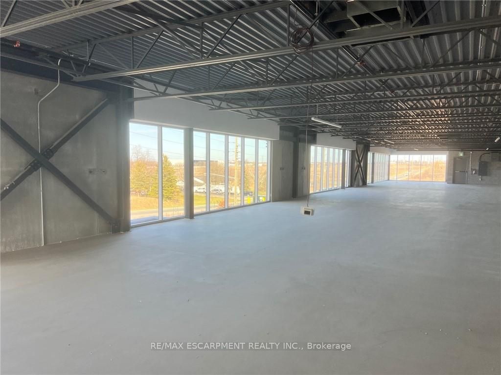 5775 Twenty Road 2nd Floor Property Photo 3