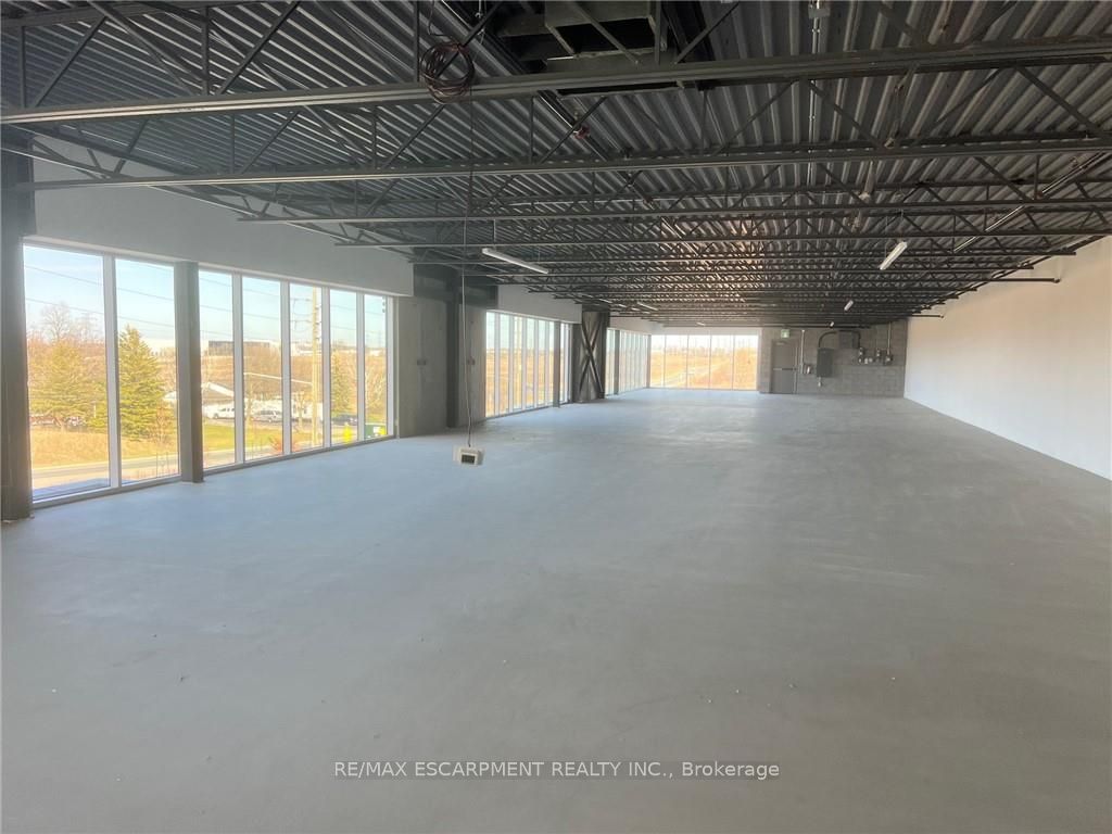 5775 Twenty Road 2nd Floor Property Photo 4