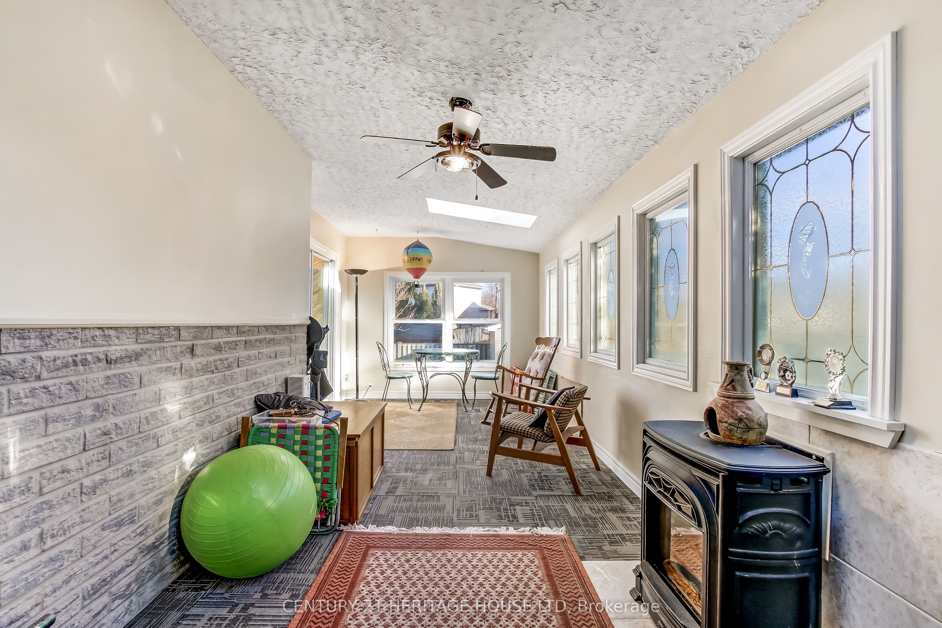 18 Hickory Boulevard W Property Photo 8