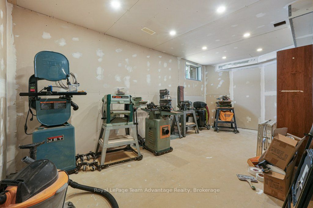 12 Taylor Crescent Property Photo 34