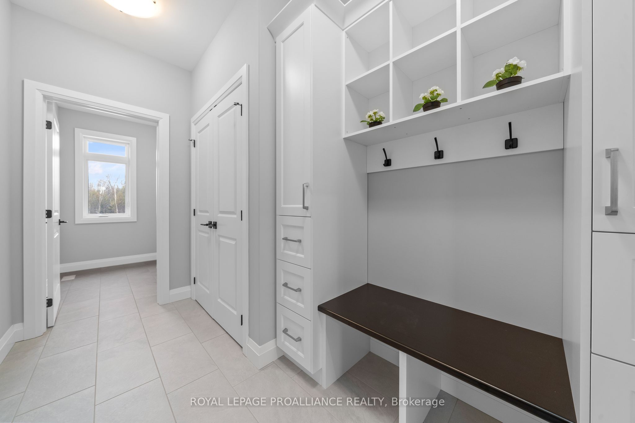 5 Mackenzie John Crescent Property Photo 7