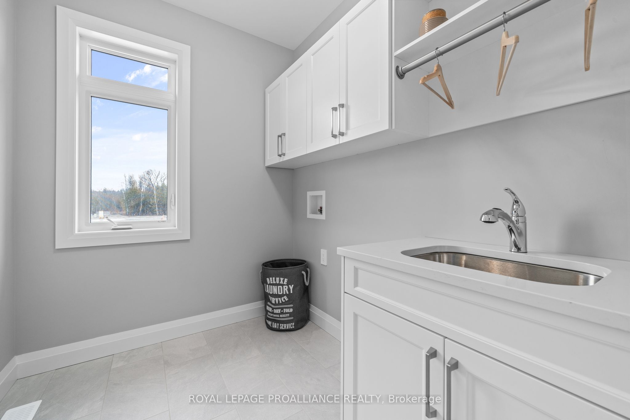 5 Mackenzie John Crescent Property Photo 9