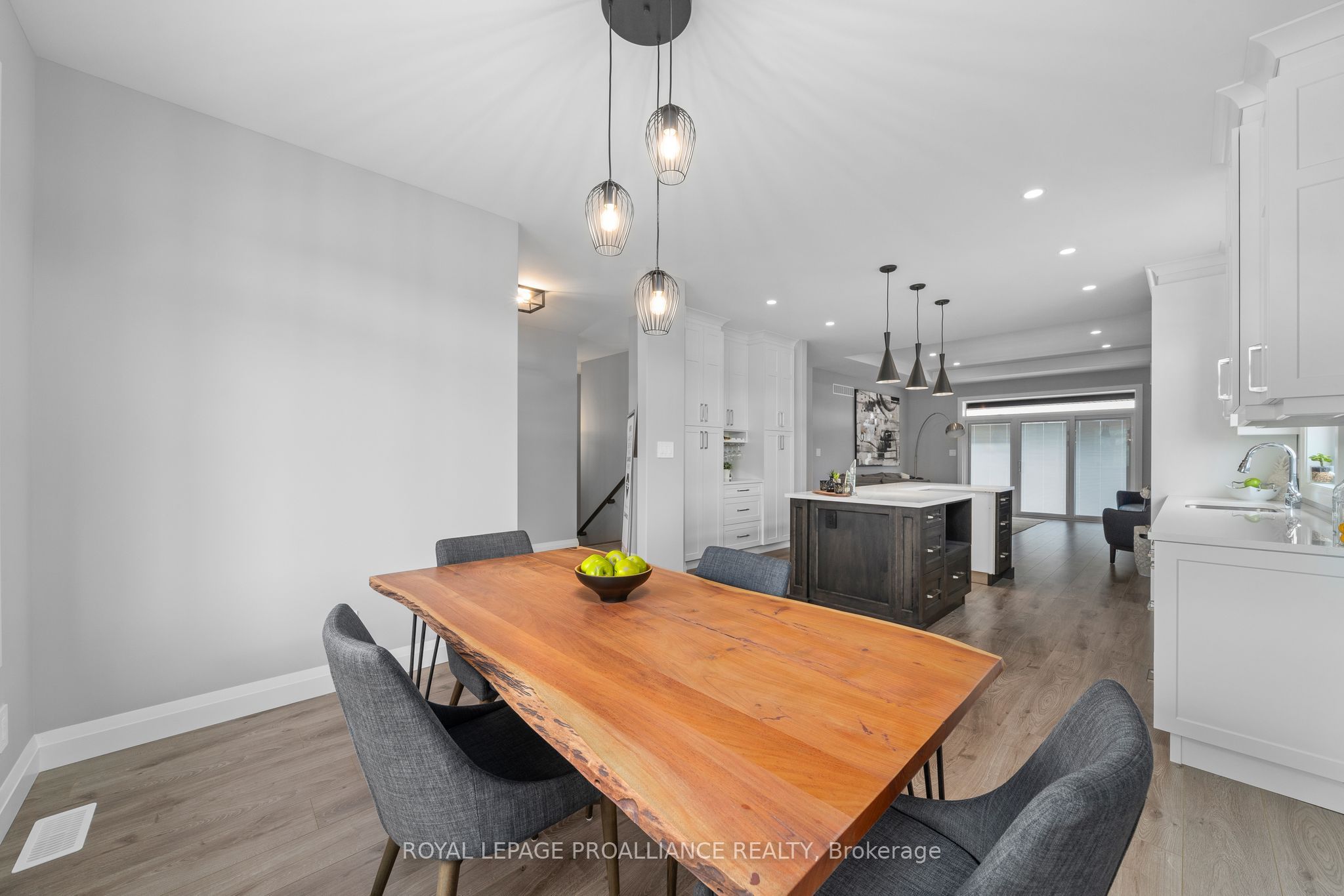 5 Mackenzie John Crescent Property Photo 12